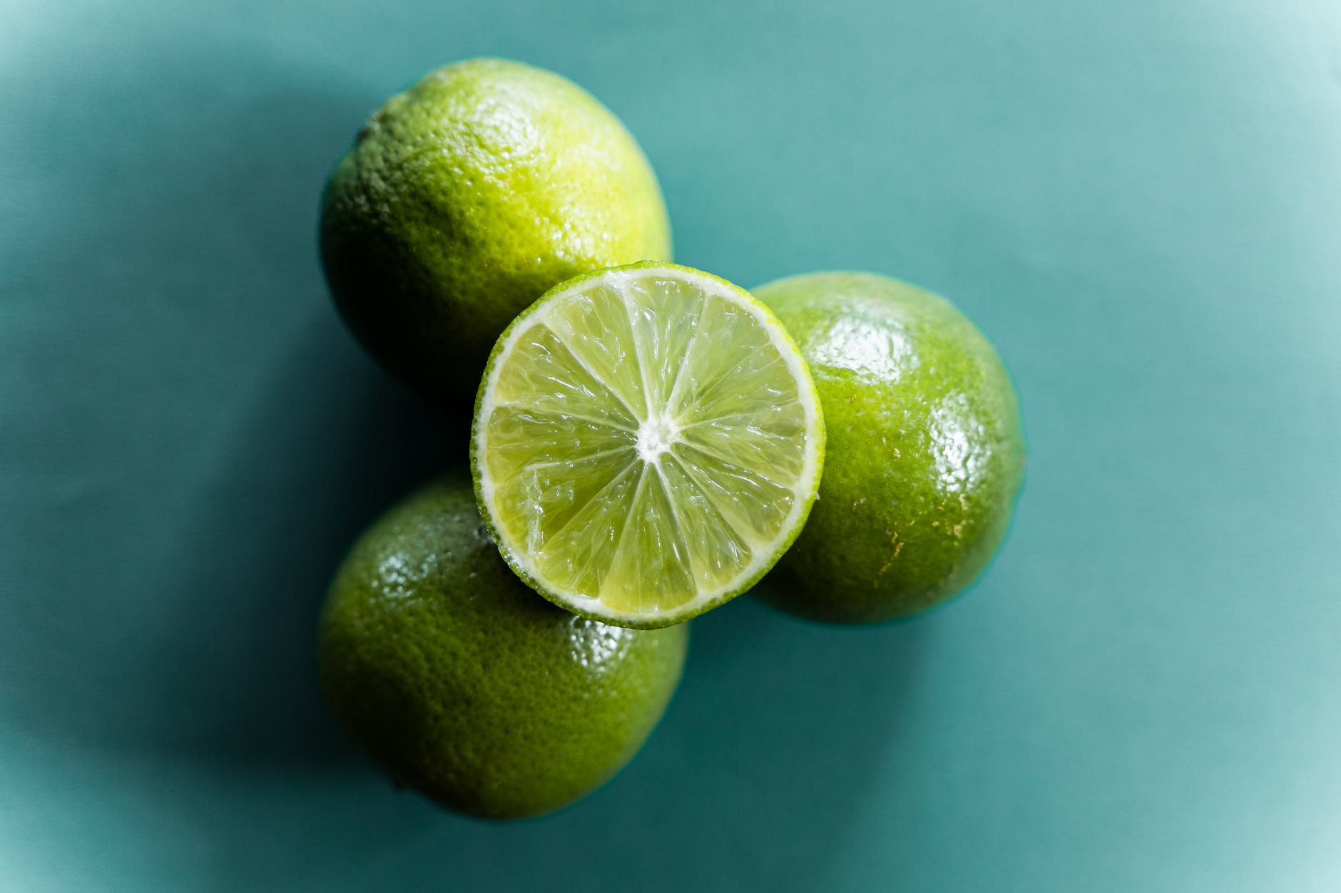 Esponja embebida em suco de limão: confira essa dica incrível!
