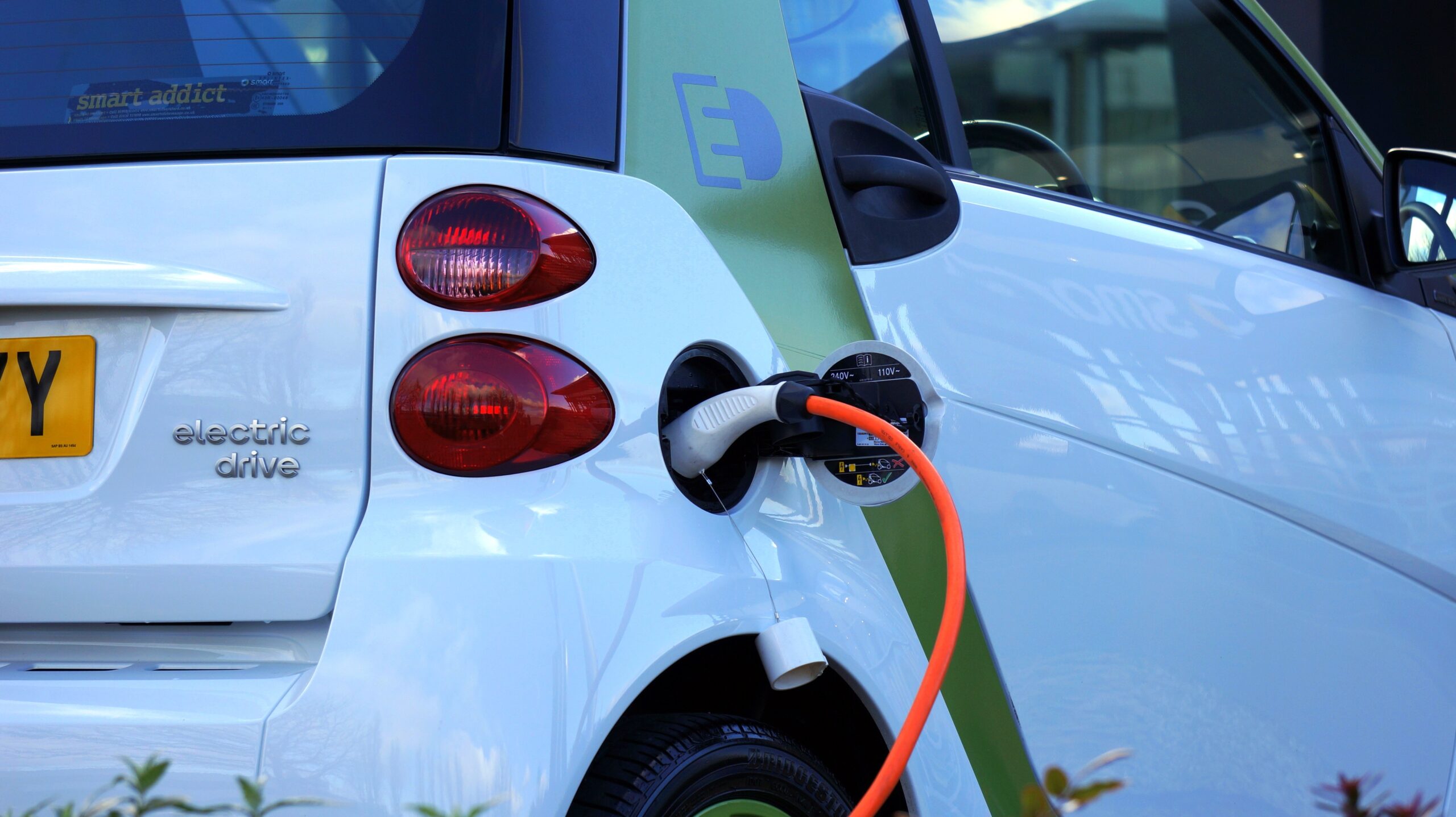 Imposto Zero para carros elétricos pode ser a saída para um futuro sustentável?