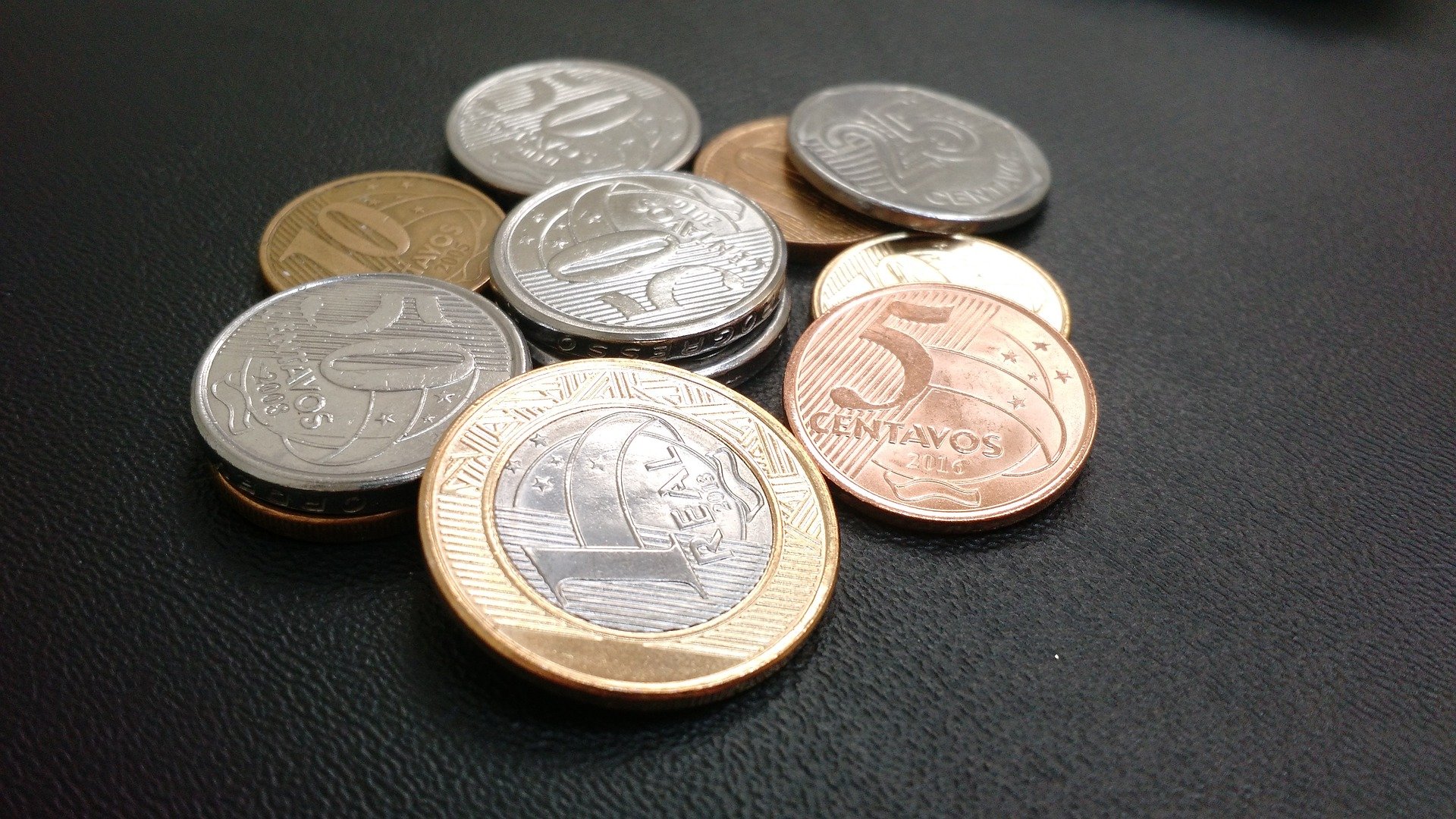 Erro na produção de moedas de R $0,50 tornam algumas raras!
