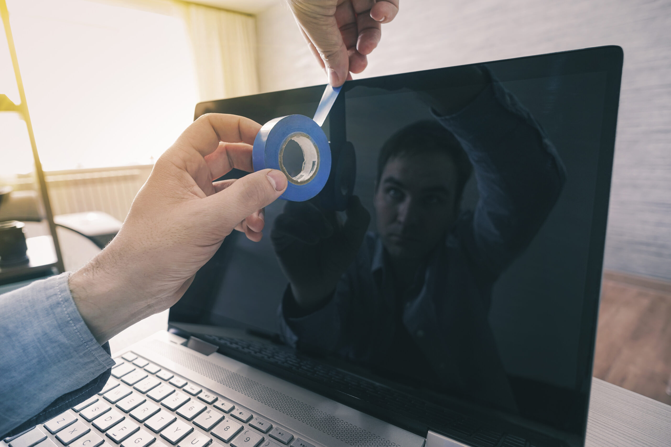 Como saber se você está sendo espionado pela webcam?