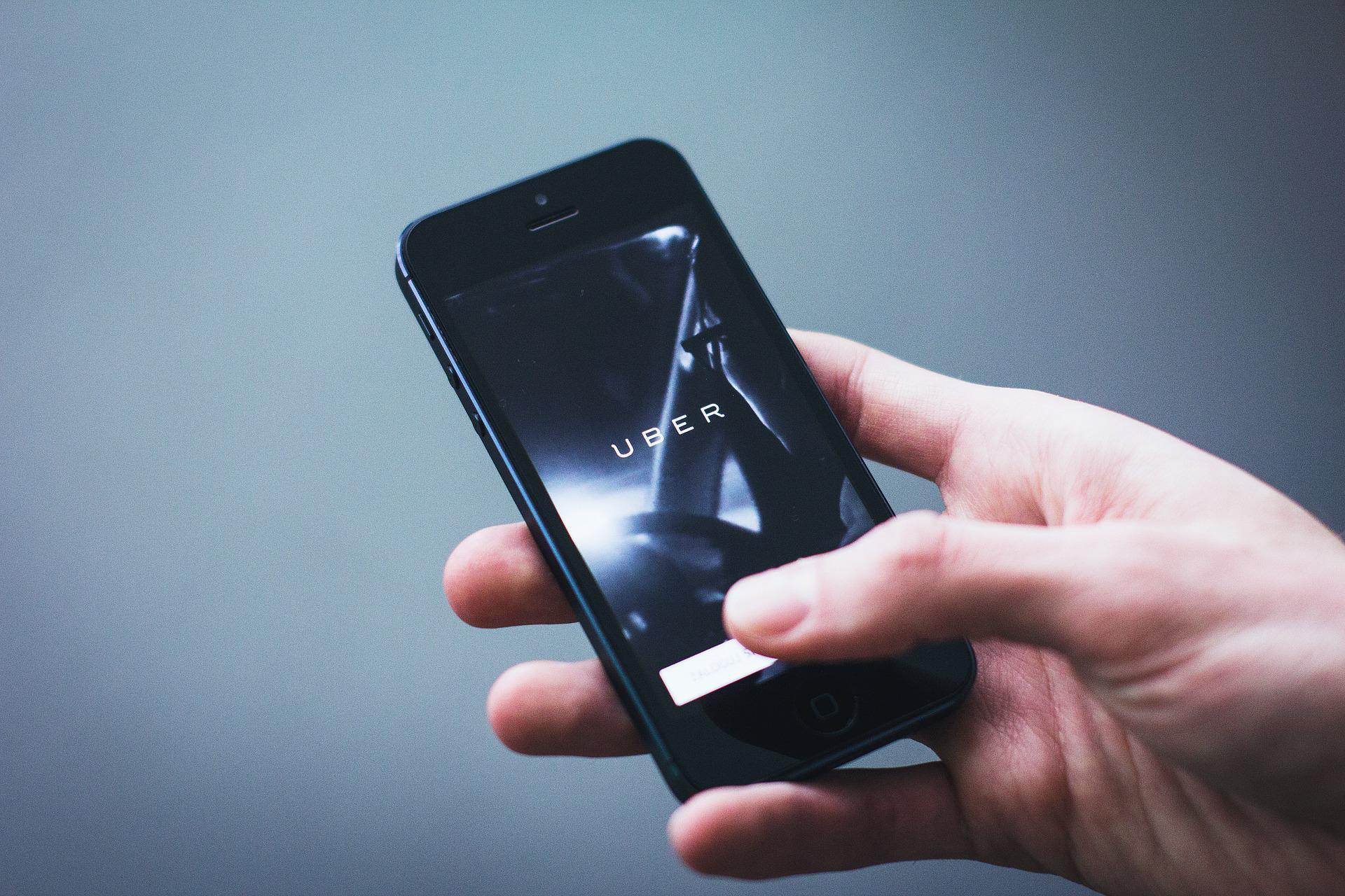 Novidade: usuários poderão chamar Uber pelo WhatsApp