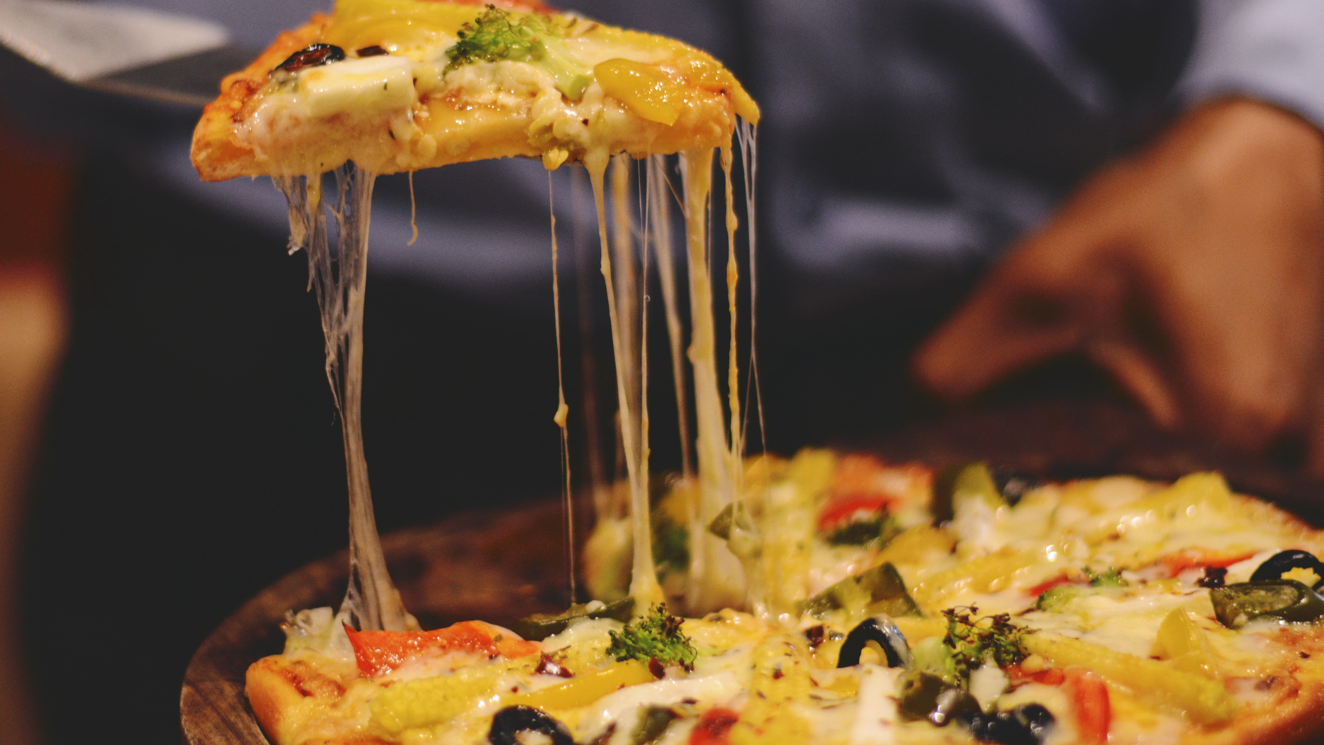 Veja como fazer uma deliciosa pizza de polvilho na frigideira