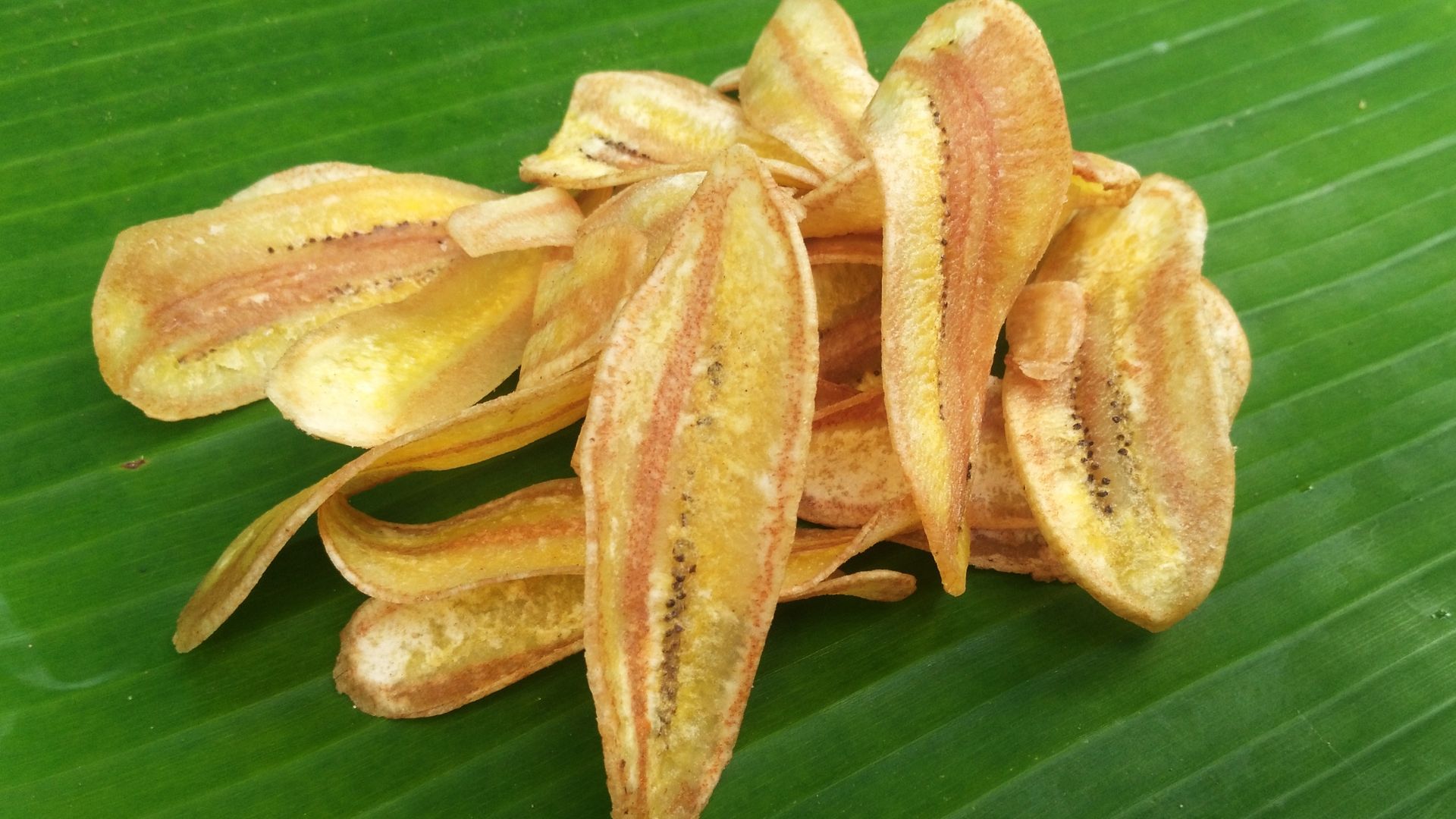 Aprenda a fazer a receita de chips de banana verde