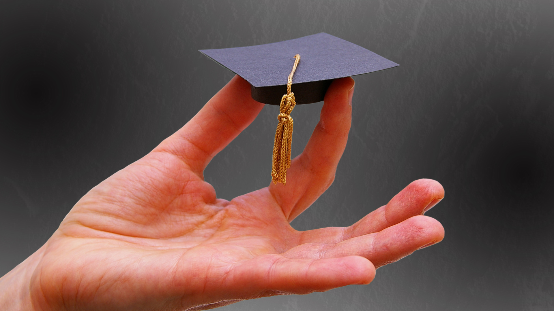 Estudantes de graduação poderão acumular benefícios, decide MEC