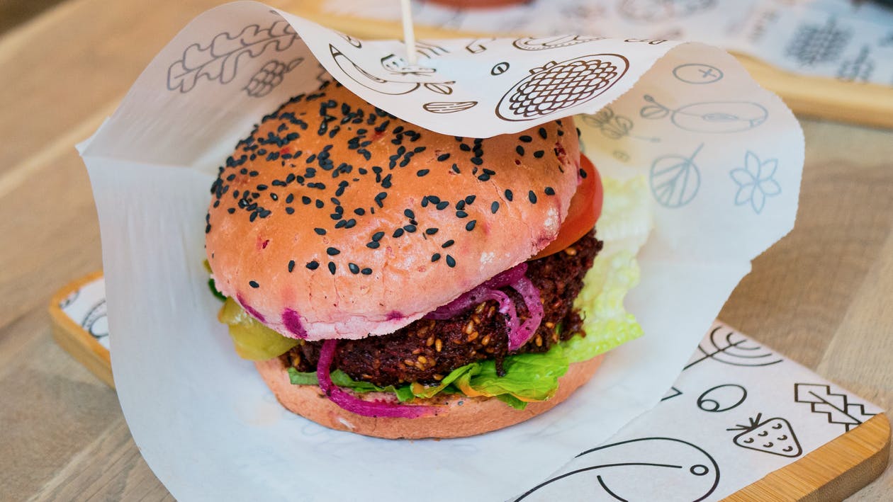 Carne vegana: substitutos à base de plantas que vão te surpreender