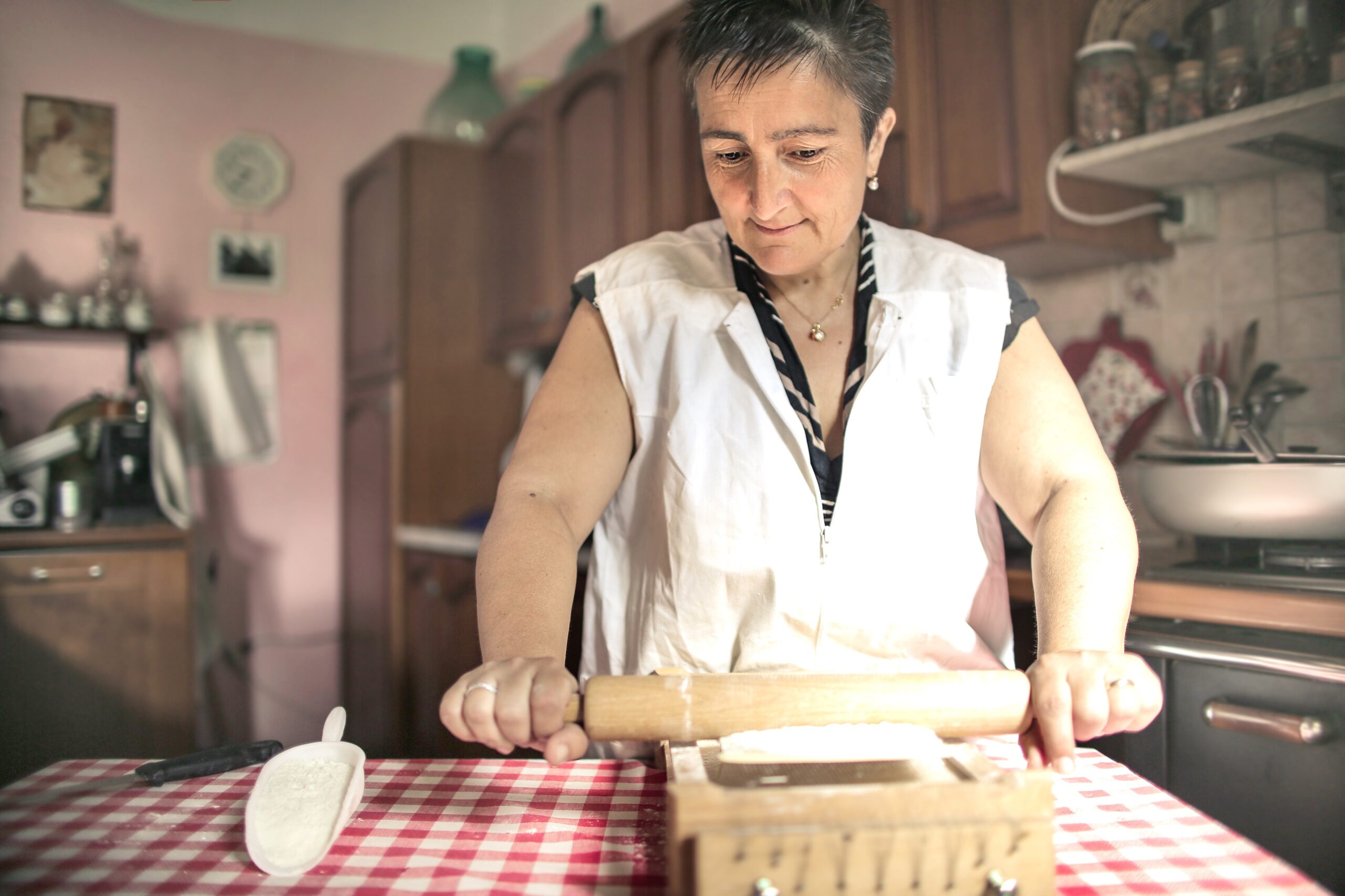 Dona de casa que nunca pagou INSS pode se aposentar?