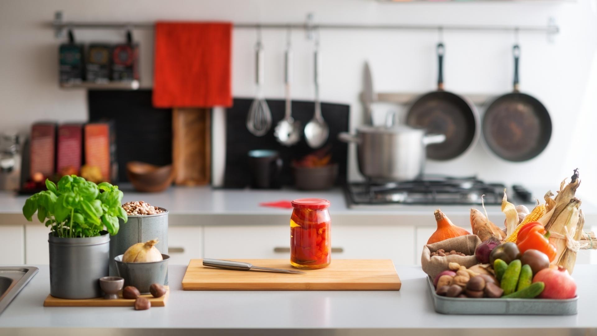 Itens que você deveria se livrar na sua cozinha, Foto: Canva.