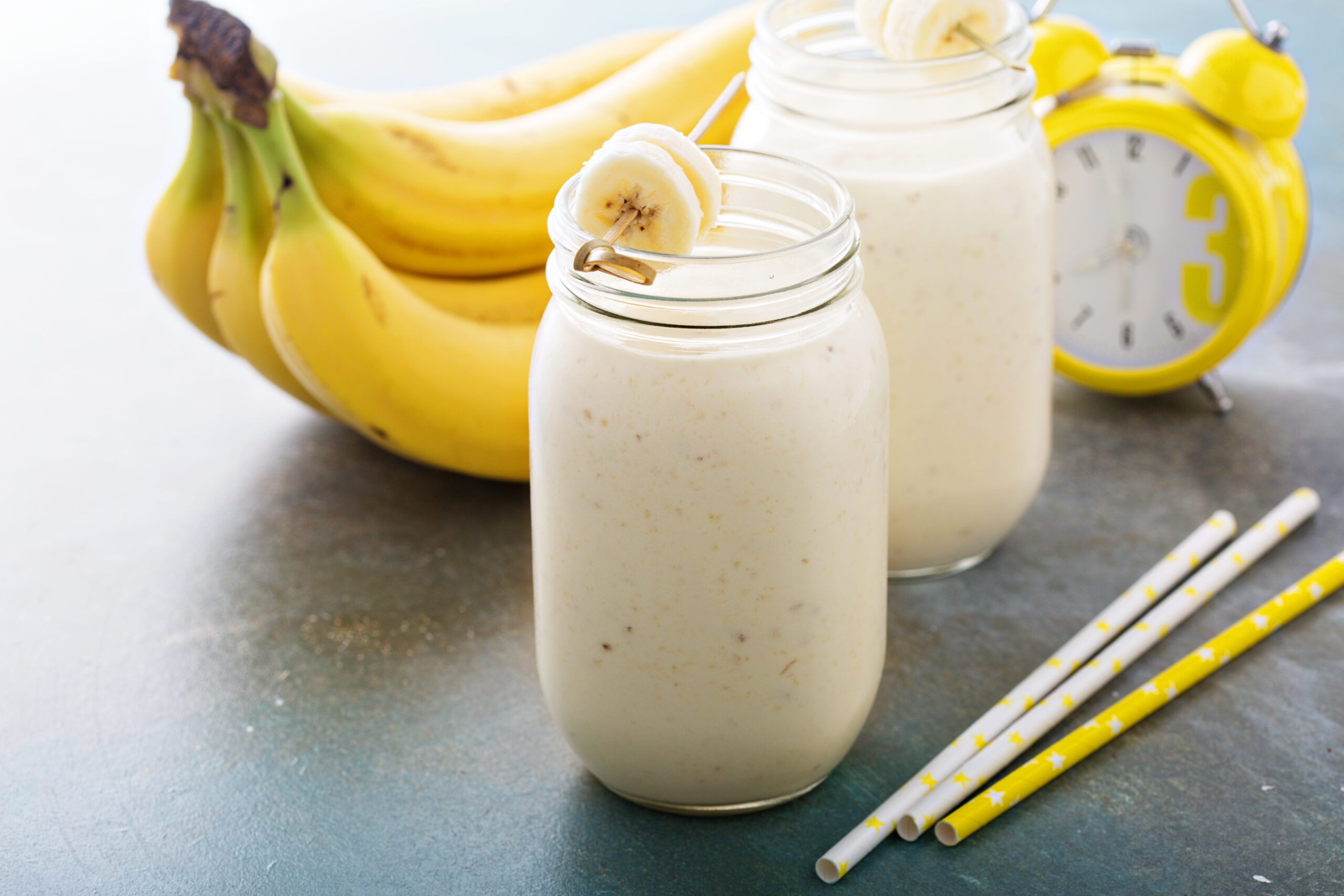 Aprenda a fazer um smoothie de banana caseiro e delicioso para emagrecer bem