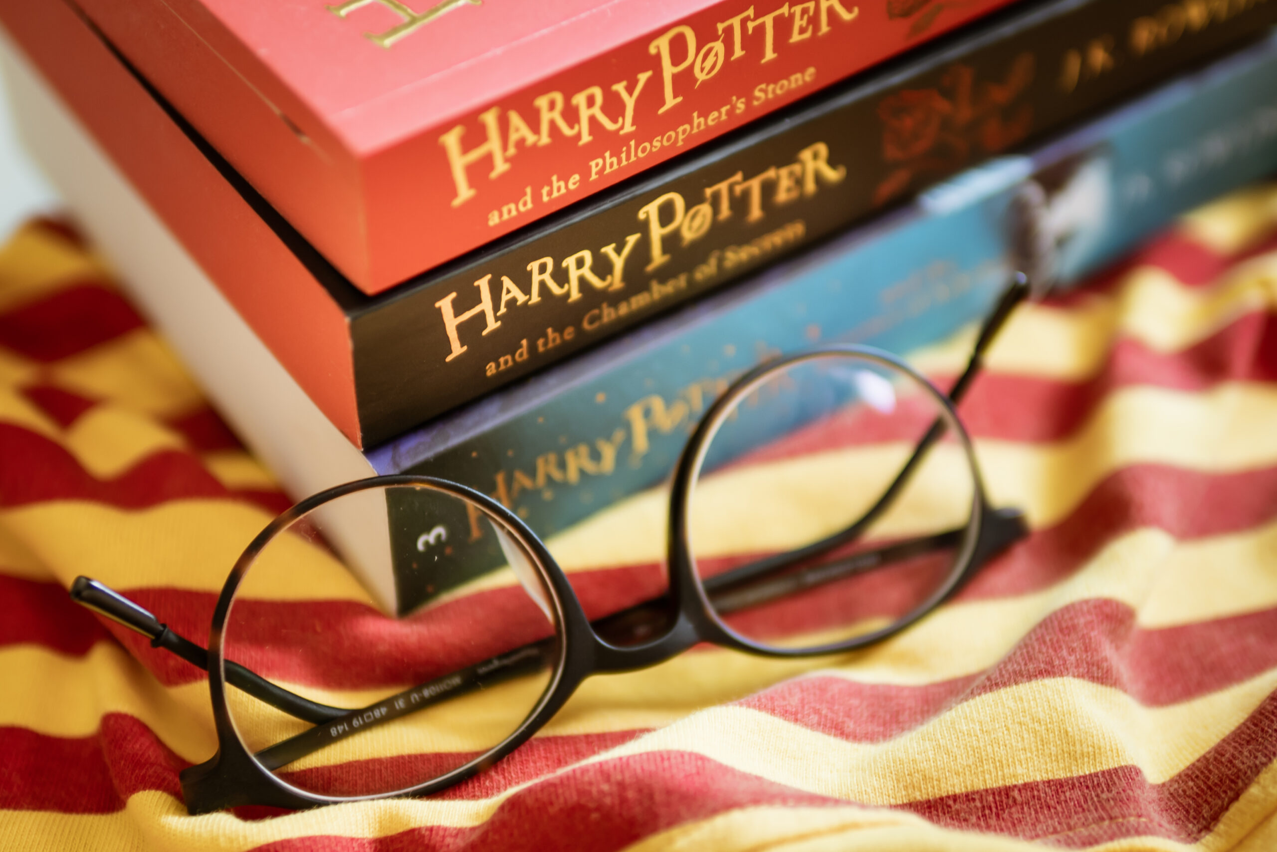 Com erro na capa, livro raríssimo de Harry Potter é leiloado nos EUA