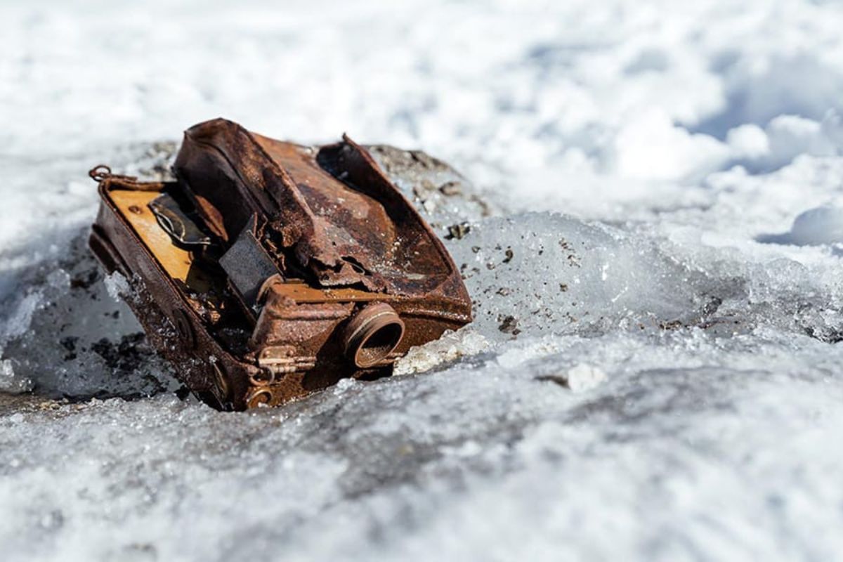 After 85 years, photographic equipment was found in a glacier in Canada