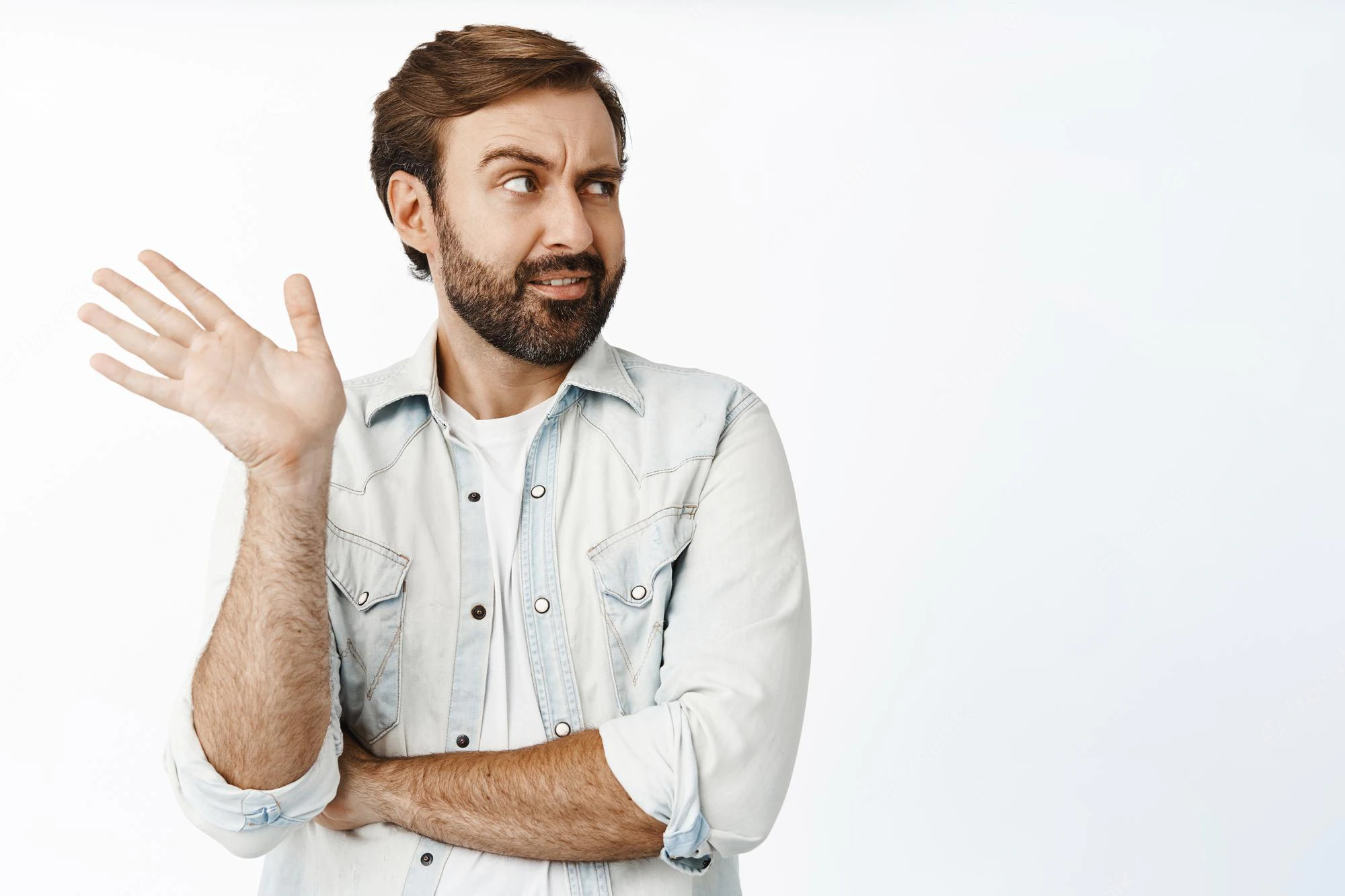 6 tipos de frases que indicam uma pessoa mal-educada (mesmo que ela finja bem)