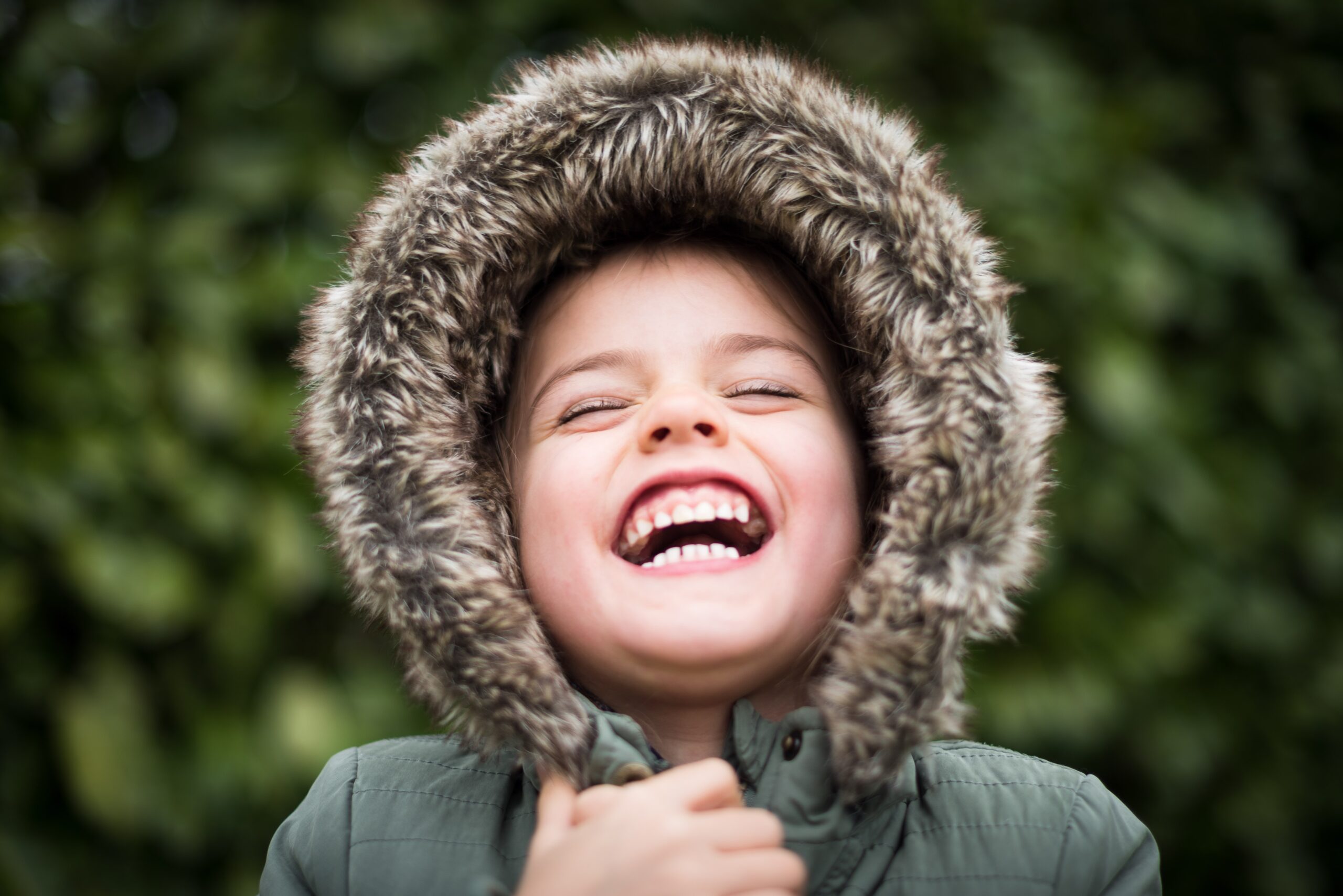 Quer filhos divertidos e bem-humorados? É ASSIM que você deve criá-los