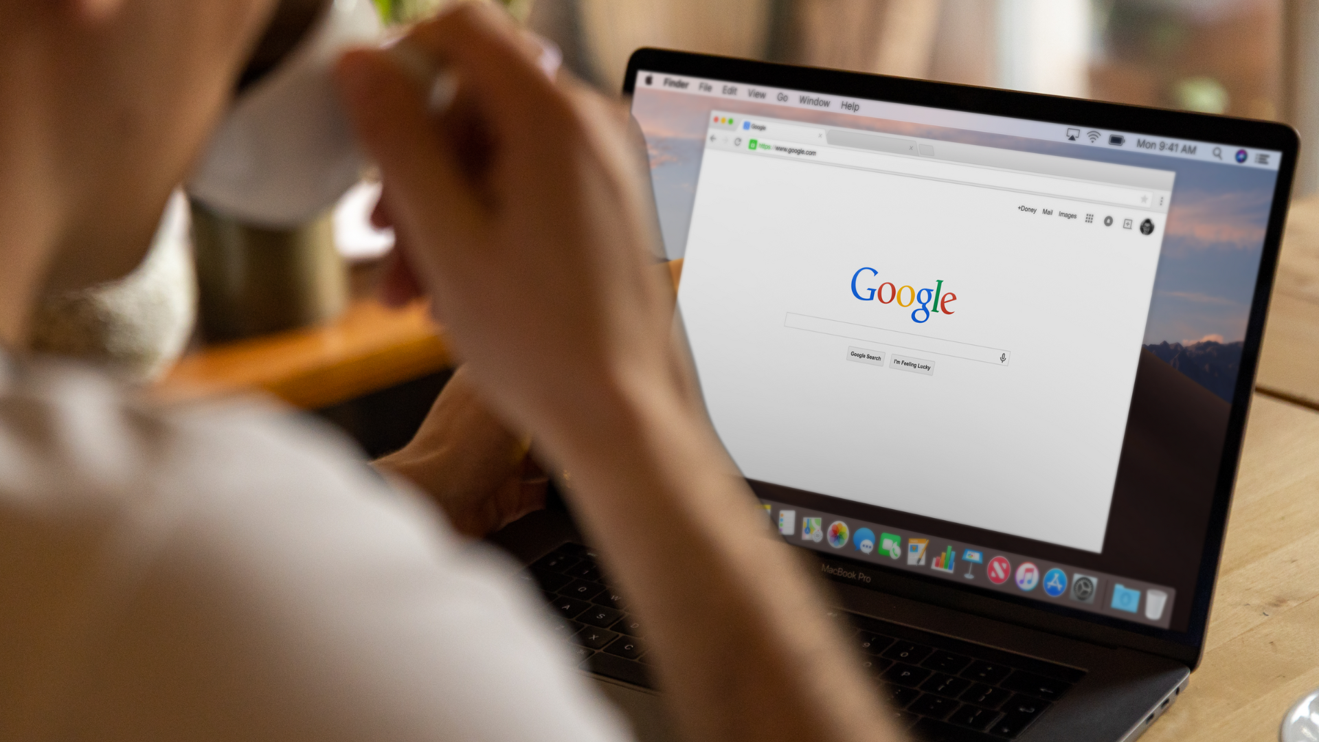 Após o lançamento do ChatGPT, Google anuncia o modelo CALM, que promete gerar textos em menos tempo