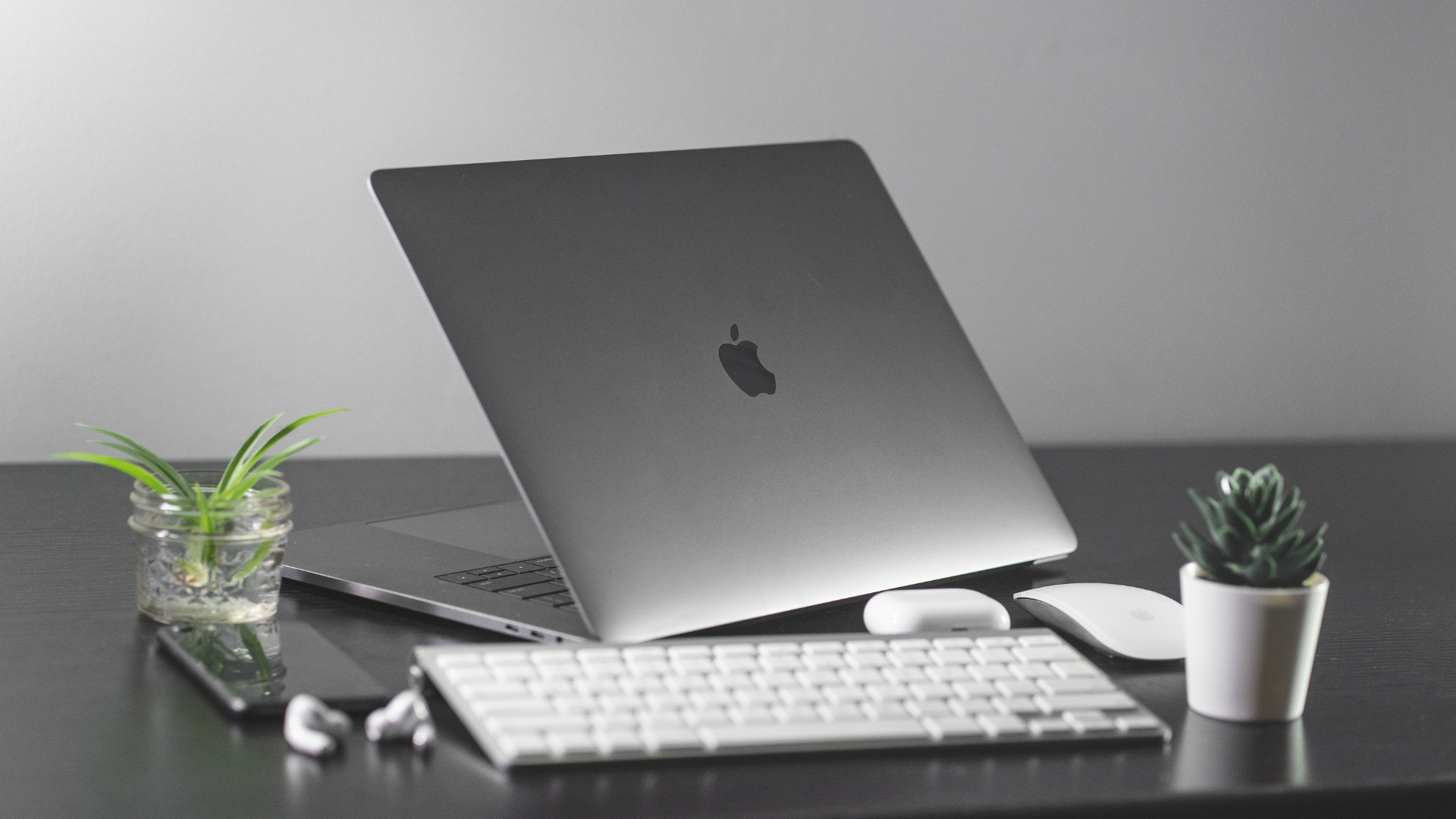 Macs antigos poderão rodar o macOS Ventura através de suportes que não são da Apple