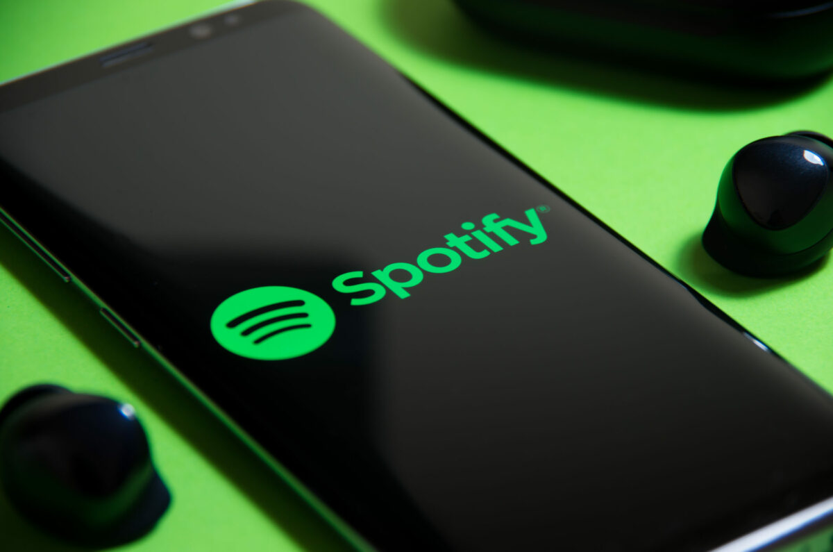 Spotify vai demitir 6% de toda a empresa.