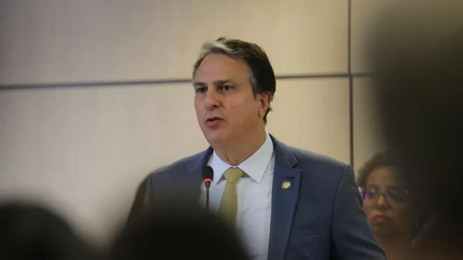 Camilo Santana, Ministro da Educação, afirma: Há indícios de fraude no FNDE para atender interesses políticos