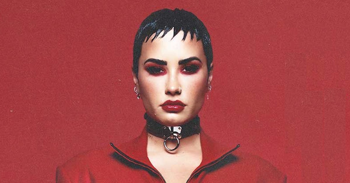 Demi Lovato em capa de álbum Holy Fvck, banido do Reino Unido