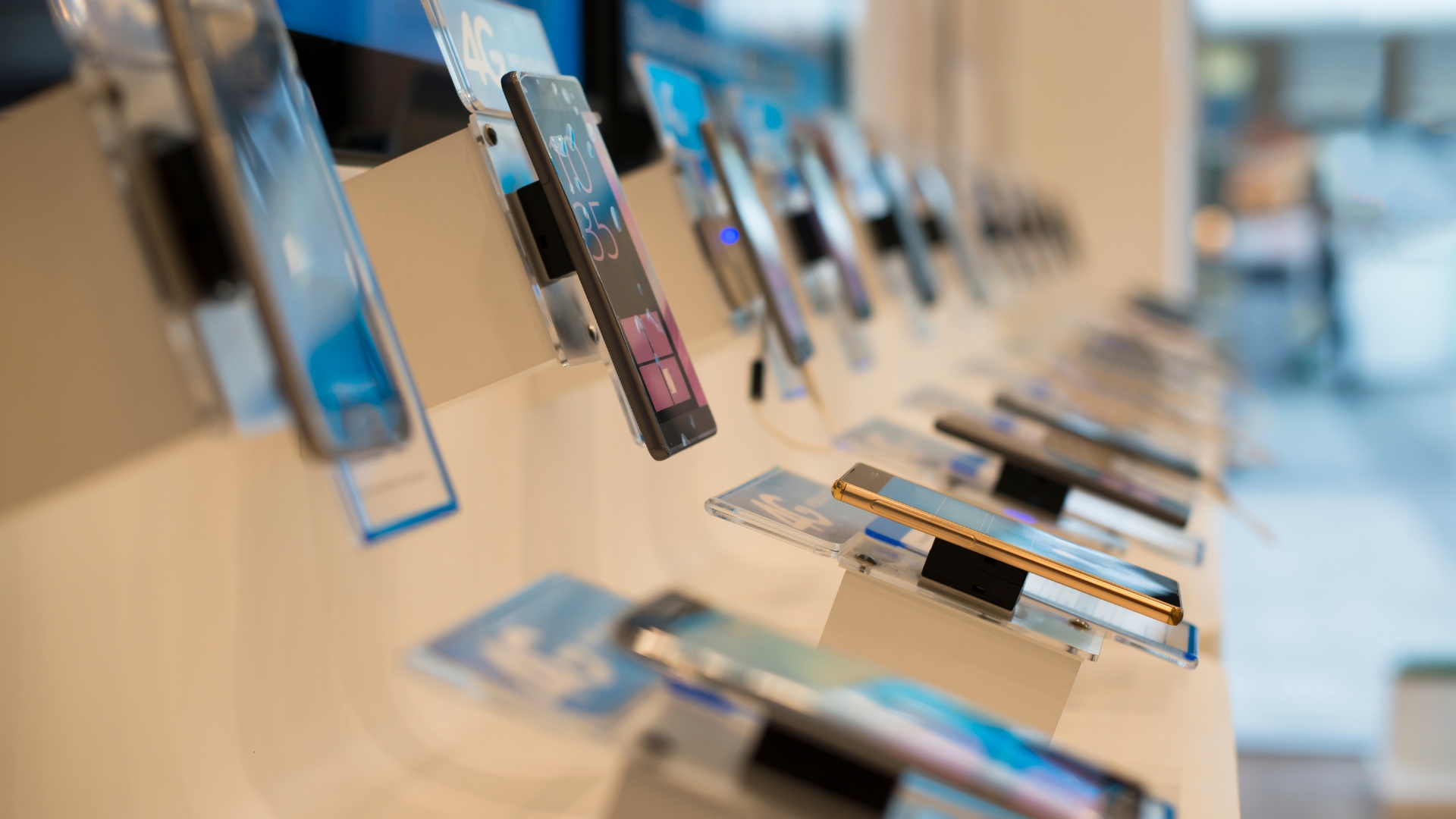 Cuidados ao comprar iPhones expostos e a probabilidade de falhas no aparelho