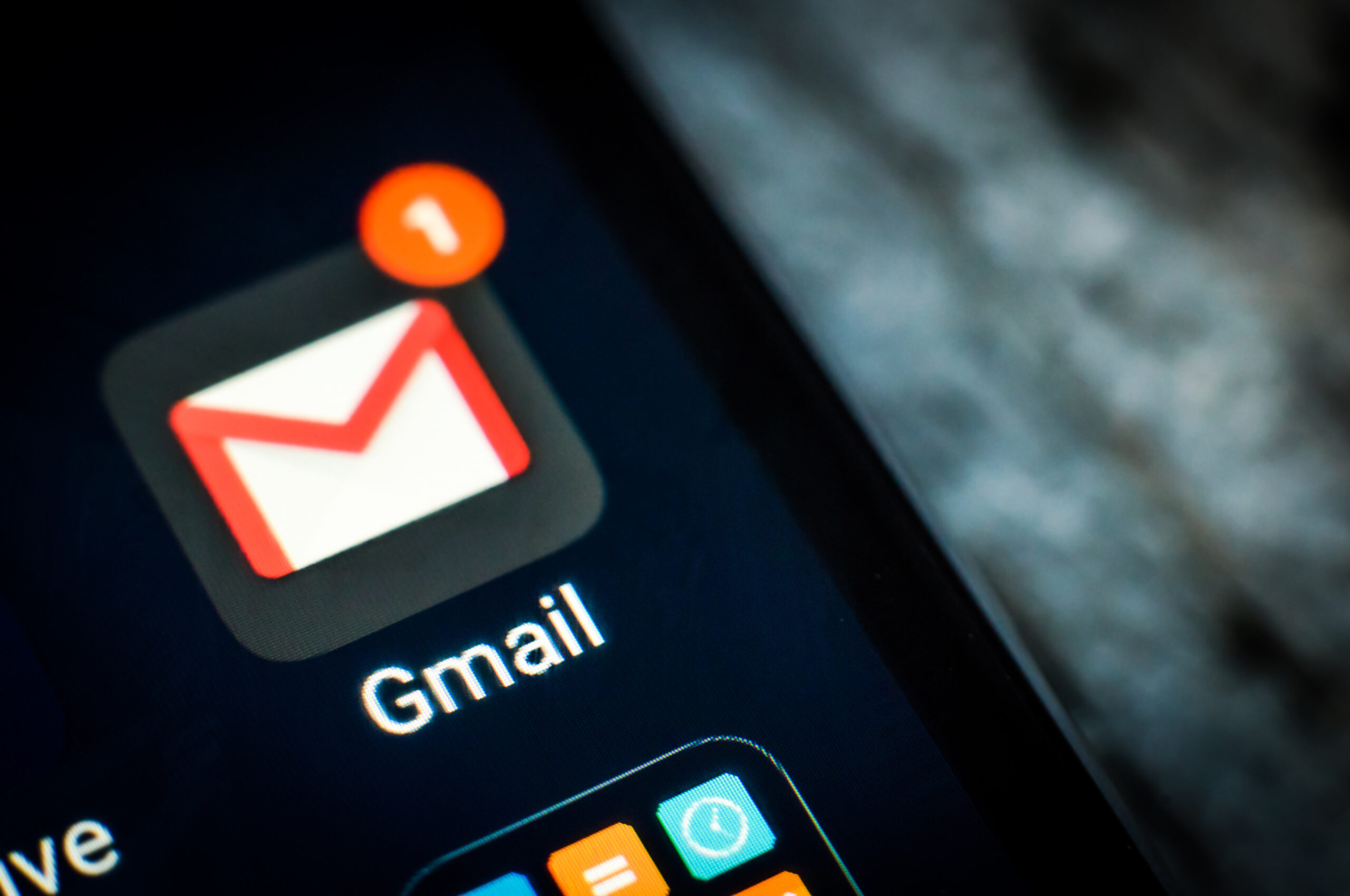 Sem tempo para ler e-mails? GPT-3 no Gmail vai resumir TUDO para você