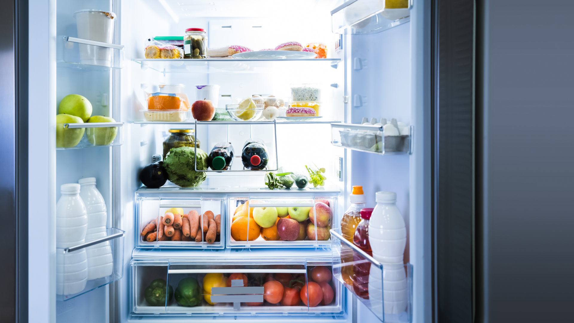 Maneiras de economizar energia no uso da geladeira