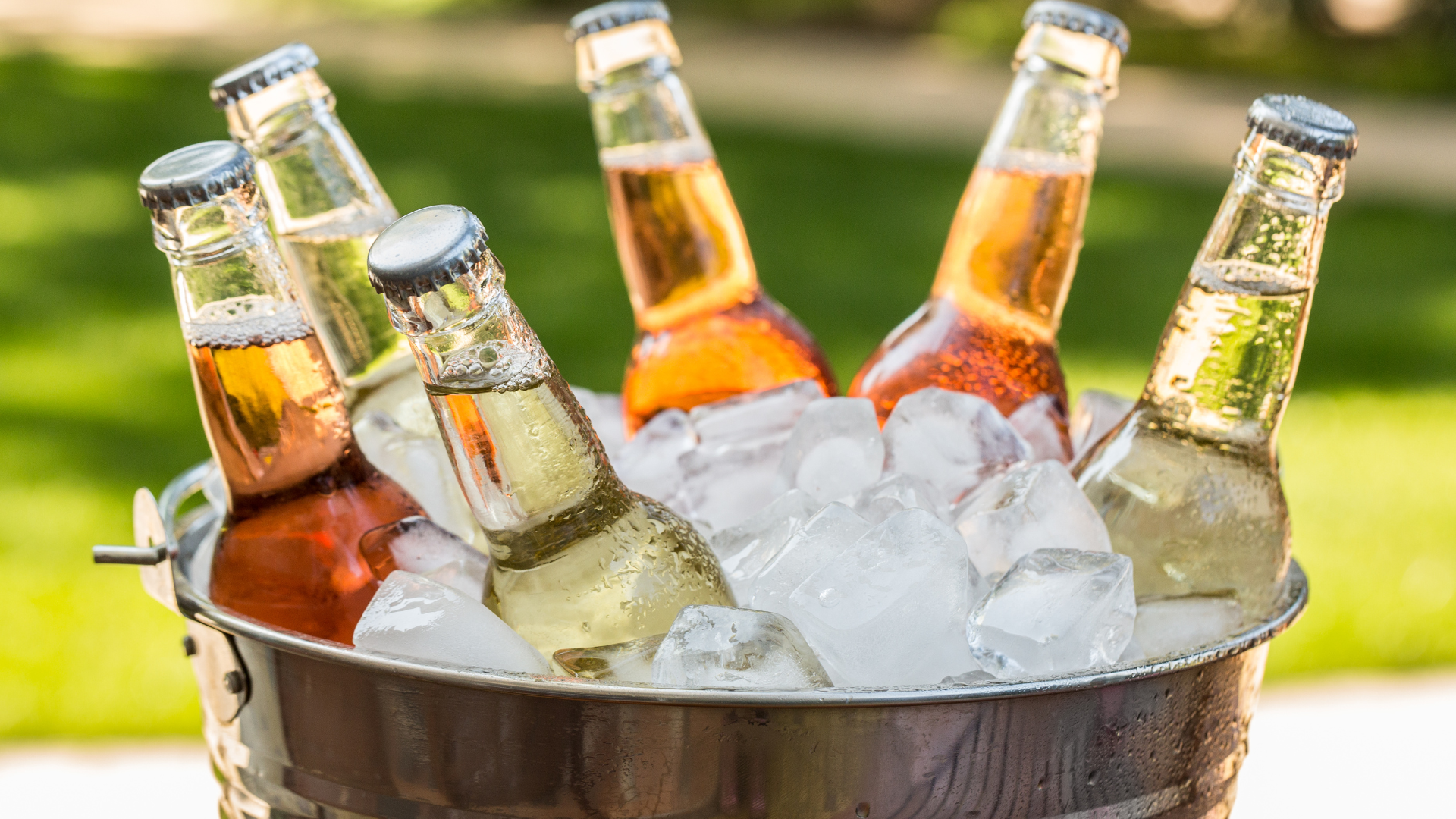 As 10 cervejas líderes de venda no Brasil que você precisa conhecer
