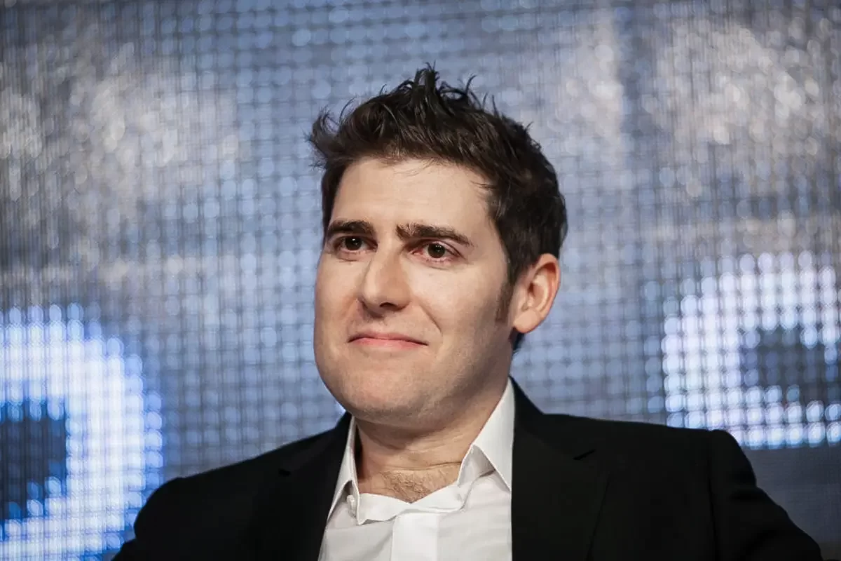 Eduardo Saverin desbanca a família Safra e se torna o mais rico do Brasil