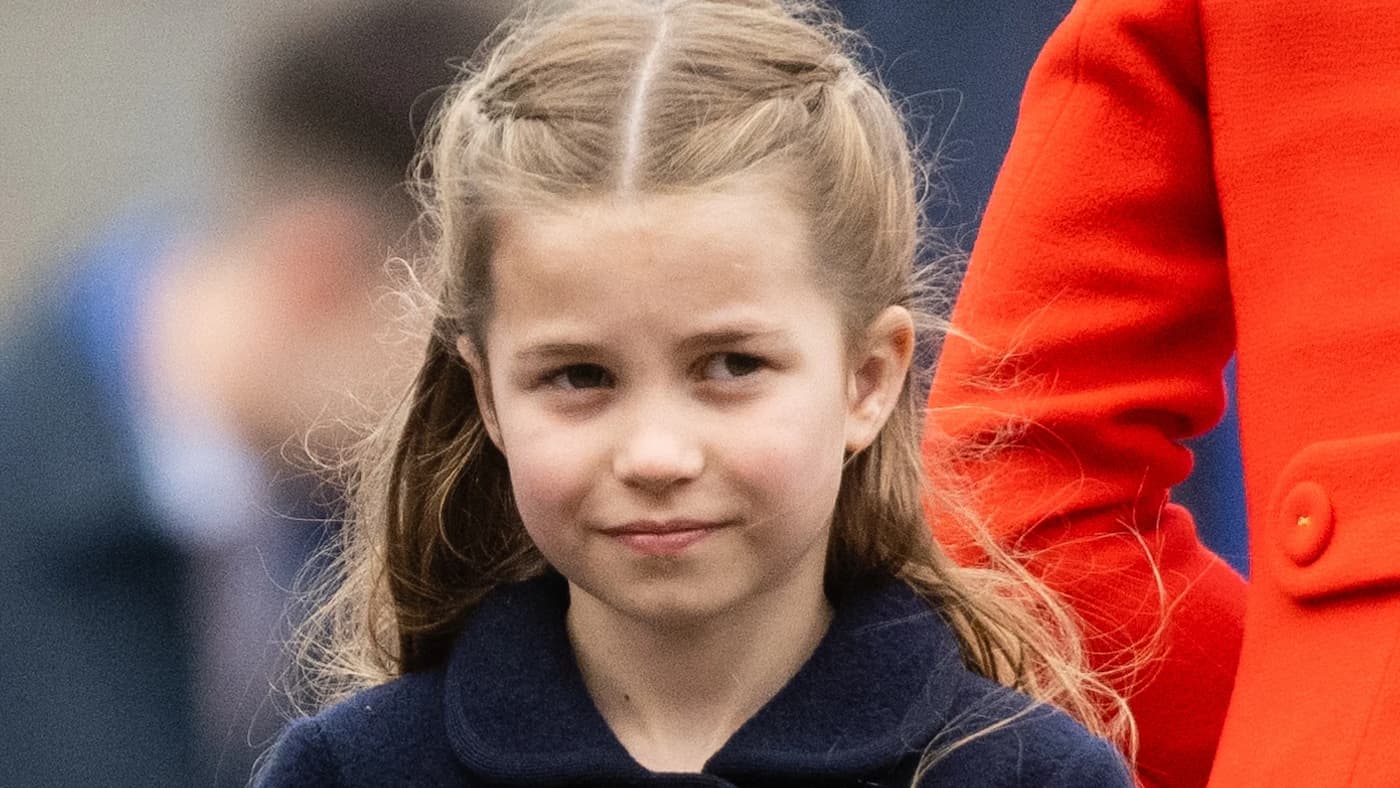 Princesa Charlotte causa 'involuntariamente' problemas para seus pais