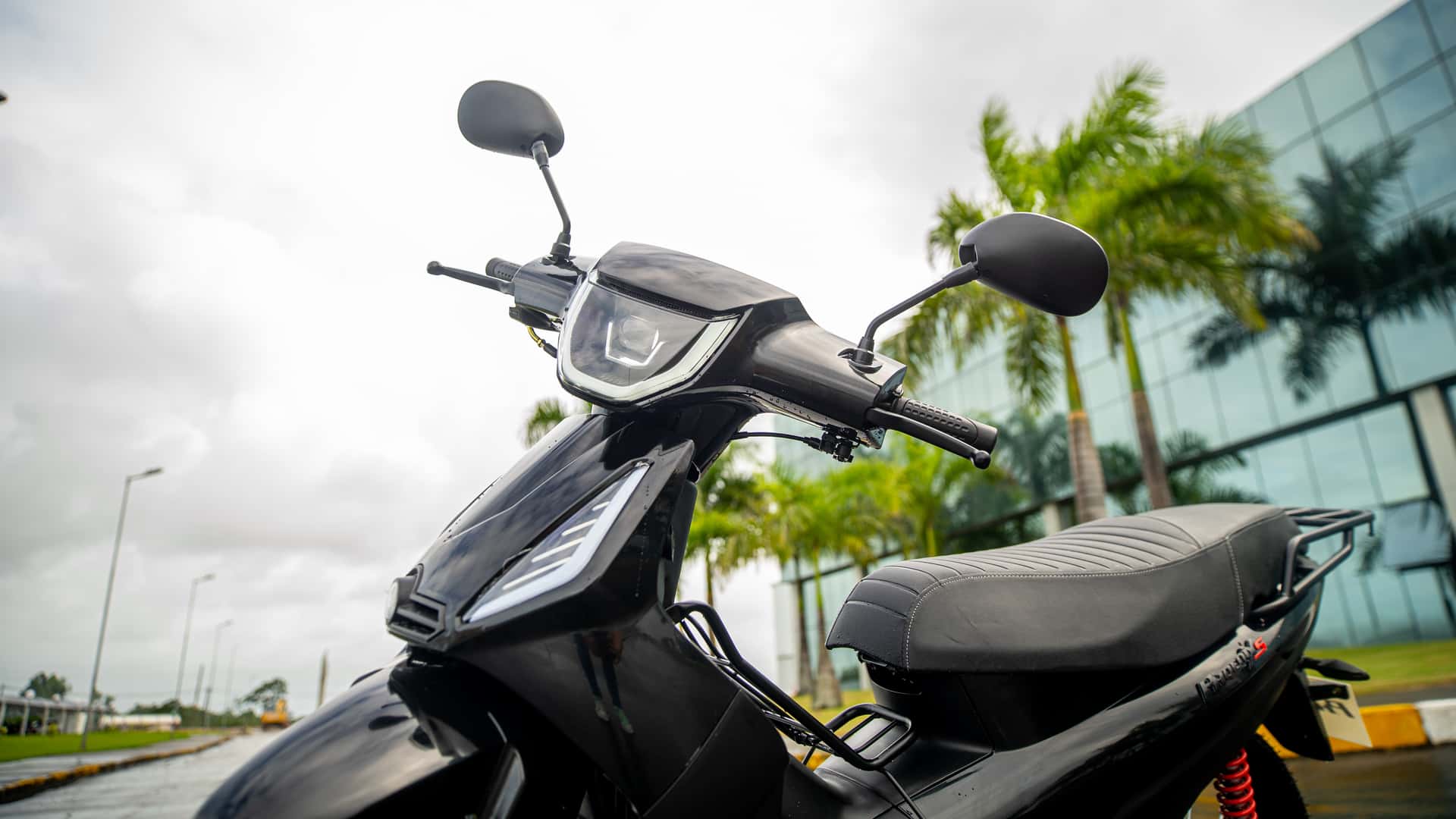 Adeus aos engarrafamentos: moto urbana por menos de R$ 8 mil é a nova sensação