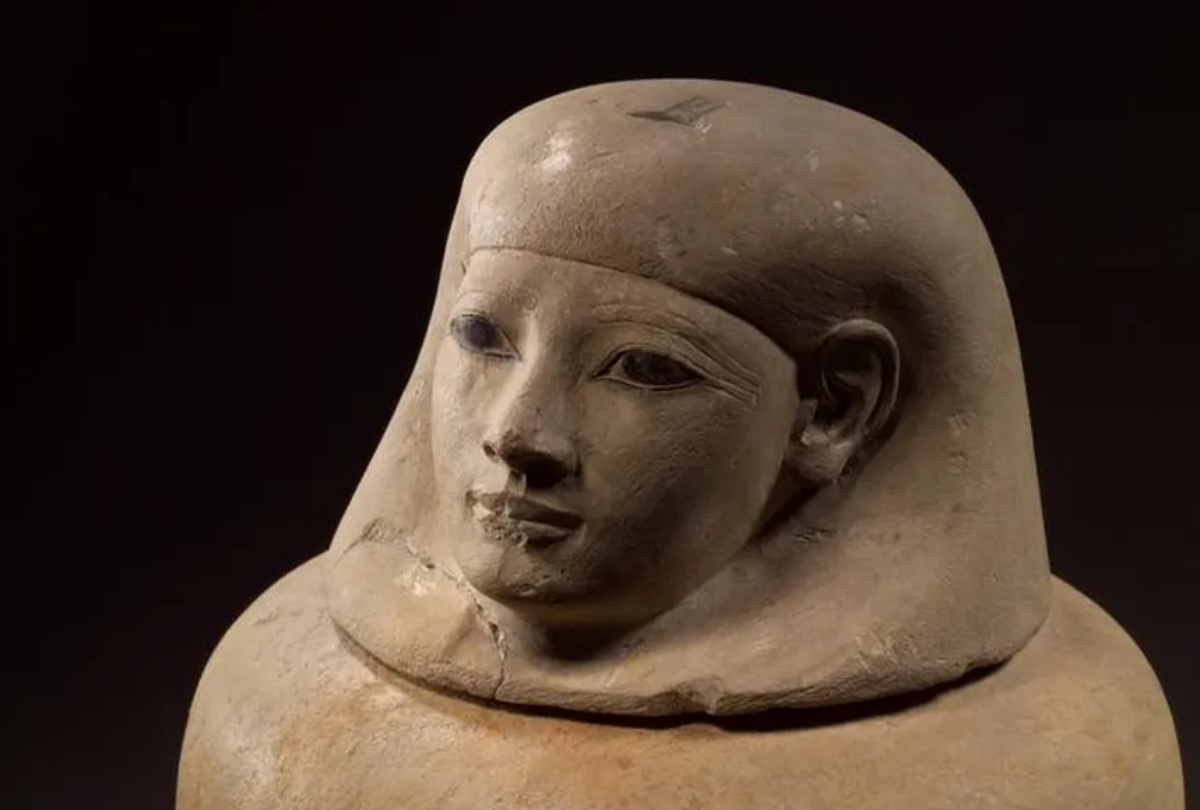 INCRÍVEL: pesquisadores recriam perfume usado em múmia egípcia de 3 mil anos