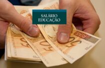 Quanto ganha um professor de história? - Escola Educação
