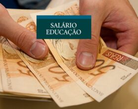 Quanto ganha um professor de história? - Escola Educação
