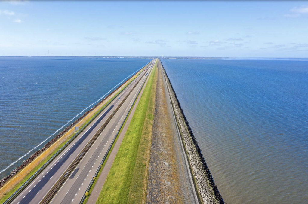 Os diques da Holanda são uma referência para a engenharia civil mundial. (Crédito imagem: Shutterstock/Steve Photography)