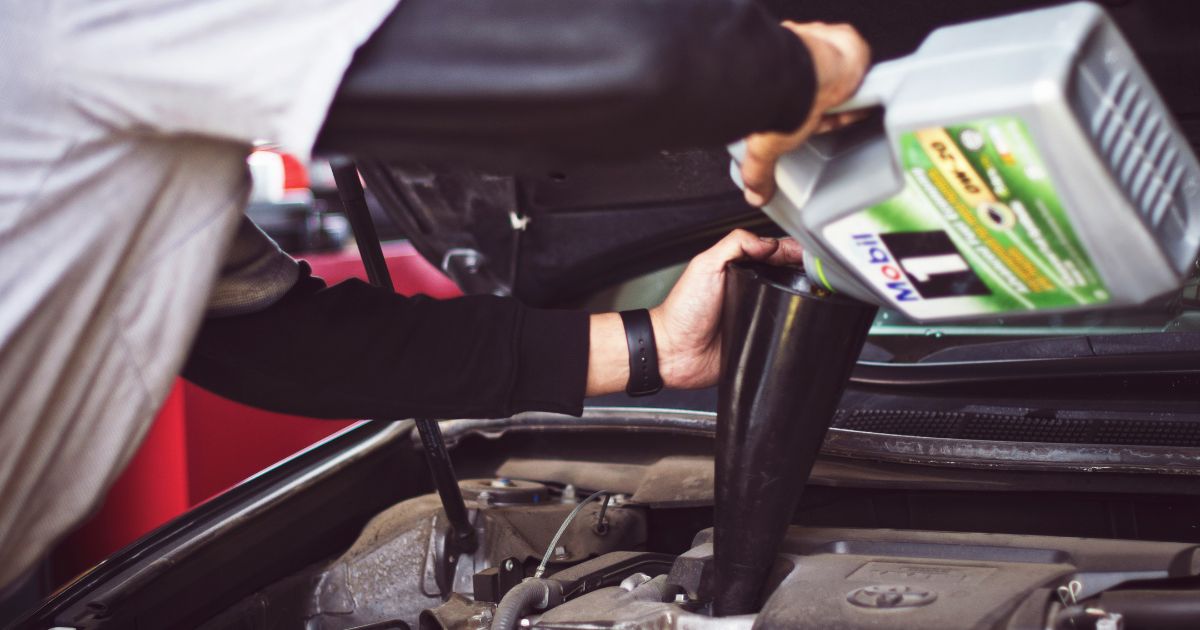 É realmente necessário trocar o óleo do motor?