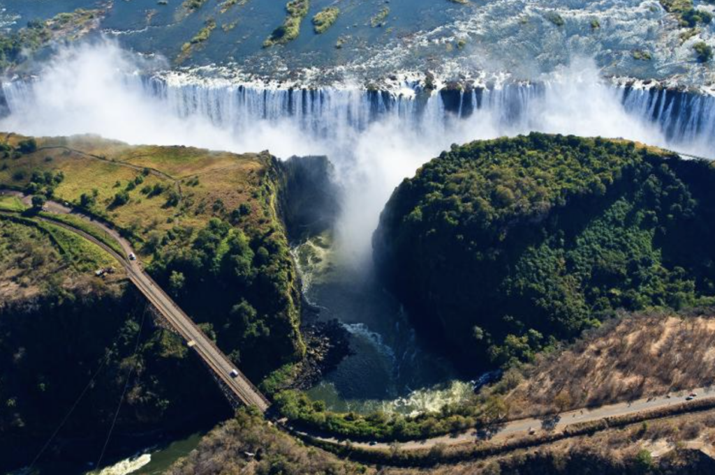 Cataratas de Vitória, no Zimbábue (Imagem: Kelly Cheng Travel Photograph/Getty Images)