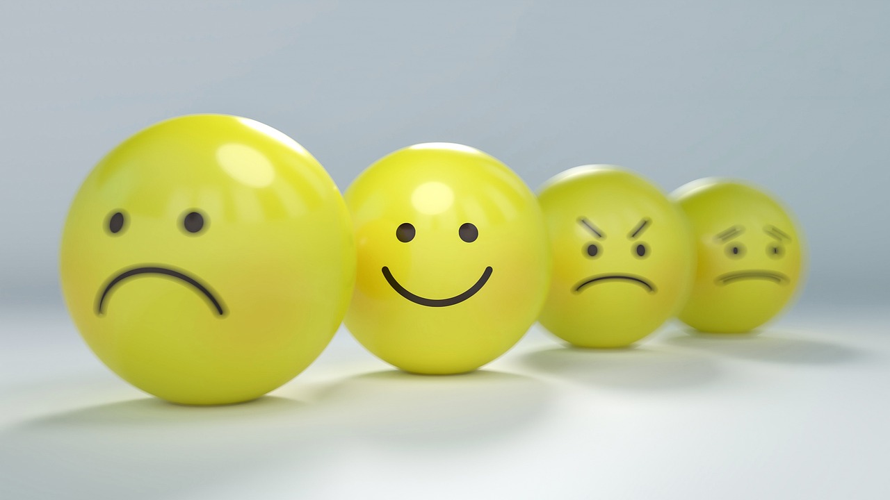 Descubra como um emoji é criado e desde quando existe