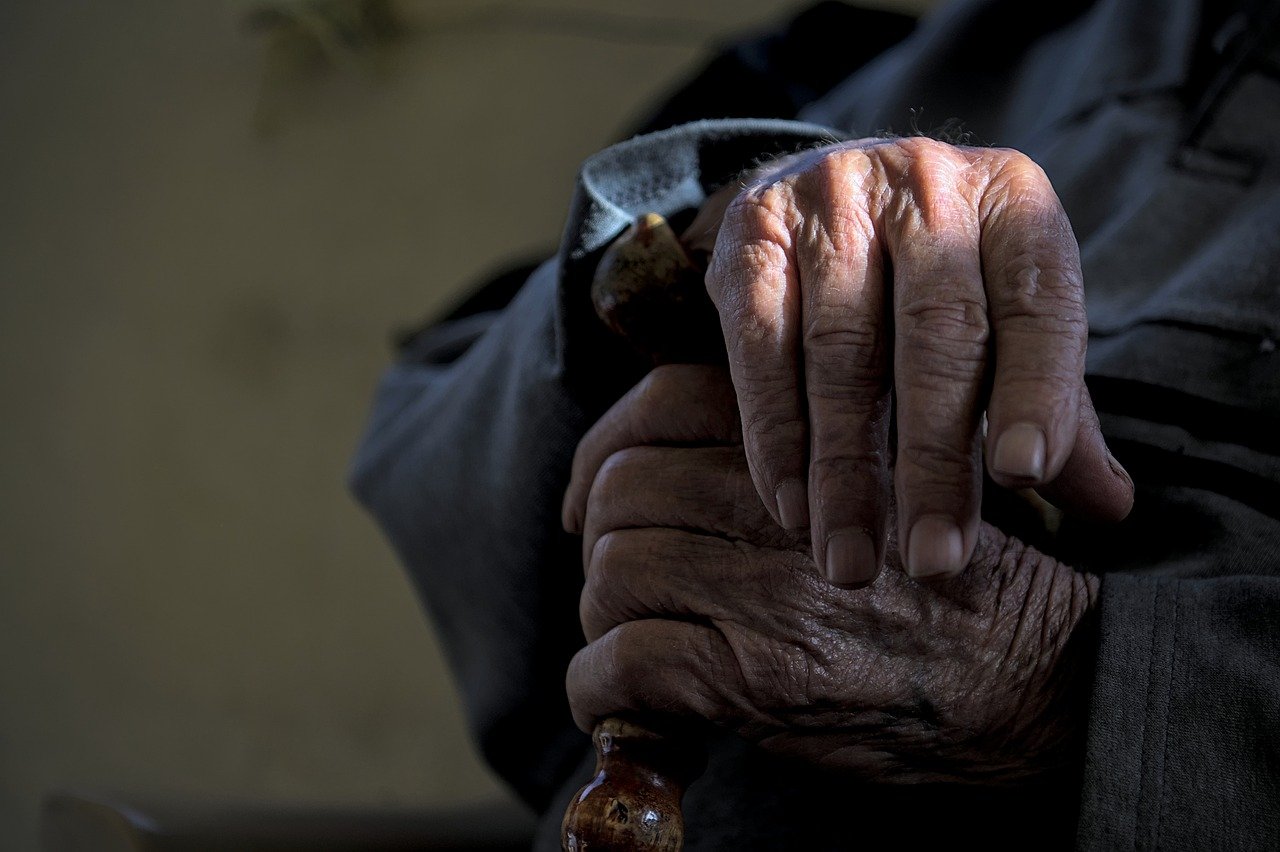 Ciência revela qual o tempo máximo de vida de um ser humano
