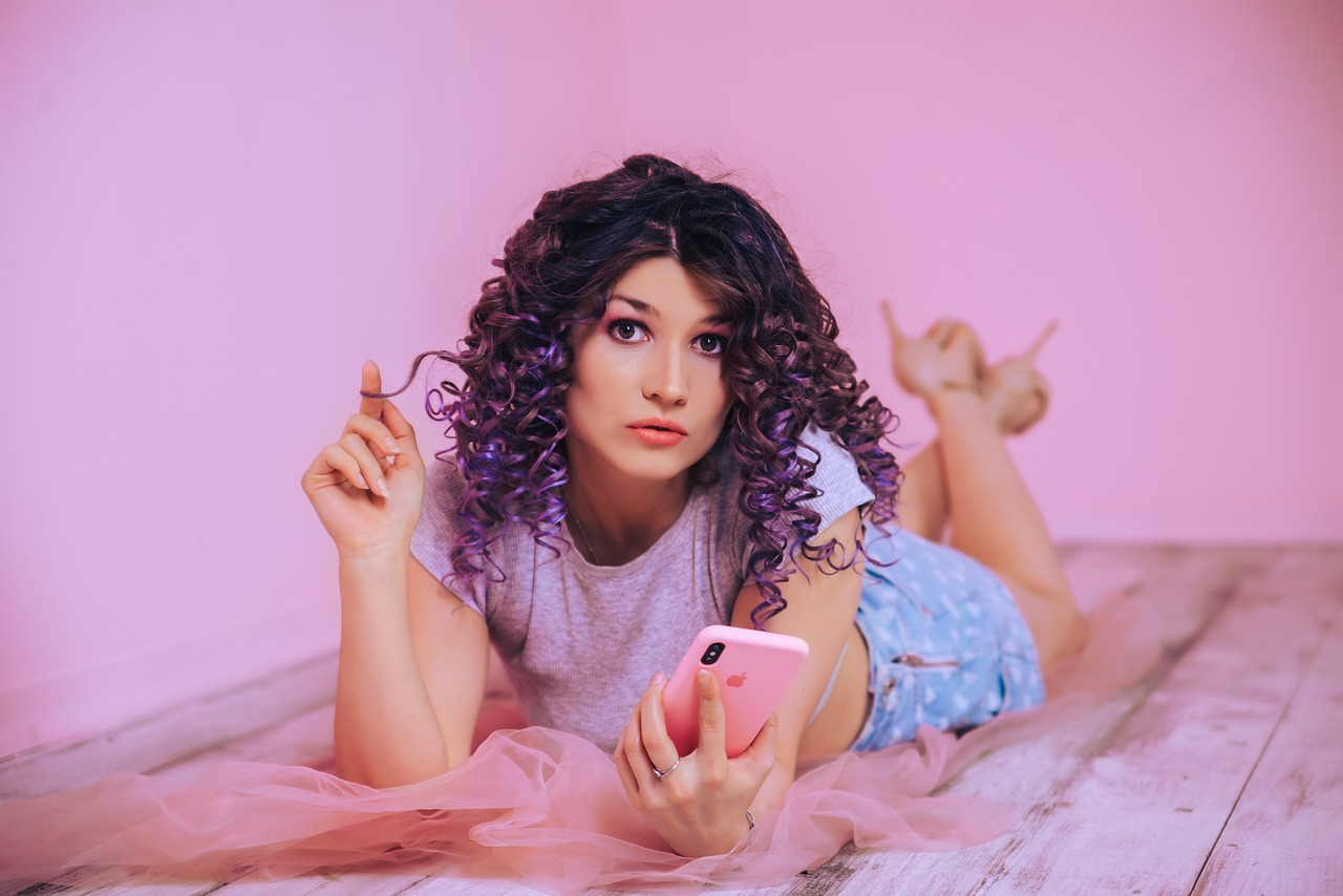 Jovens se tornam avessos ao Instagram e especialistas explicam o motivo