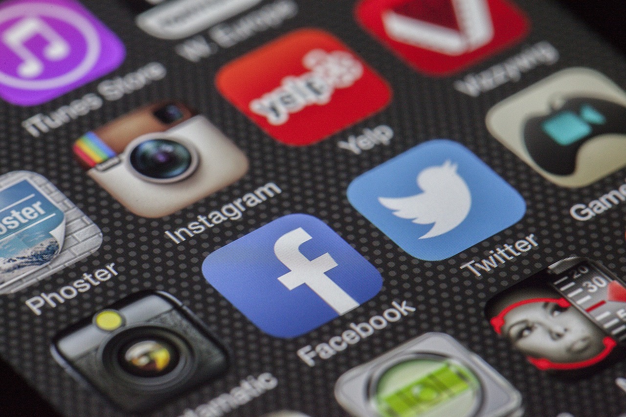 Por que algumas pessoas escolhem postar pouco nas redes sociais?