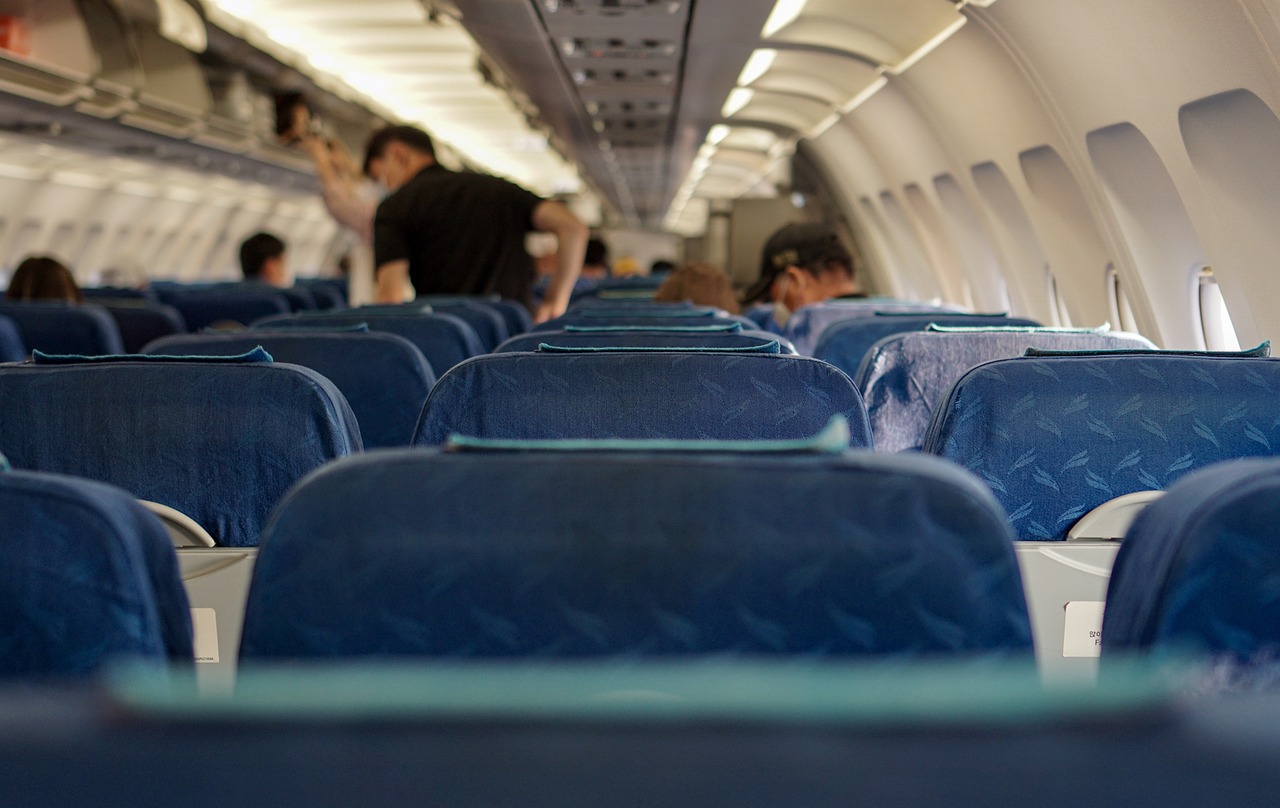 6 lugares mais sujos do avião; é melhor evitá-los