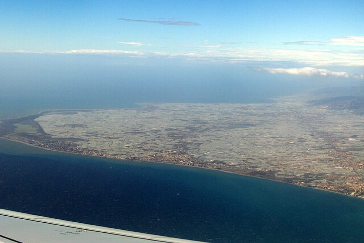 Vista aérea do Mar de Plástico – Foto: Wikimedia 