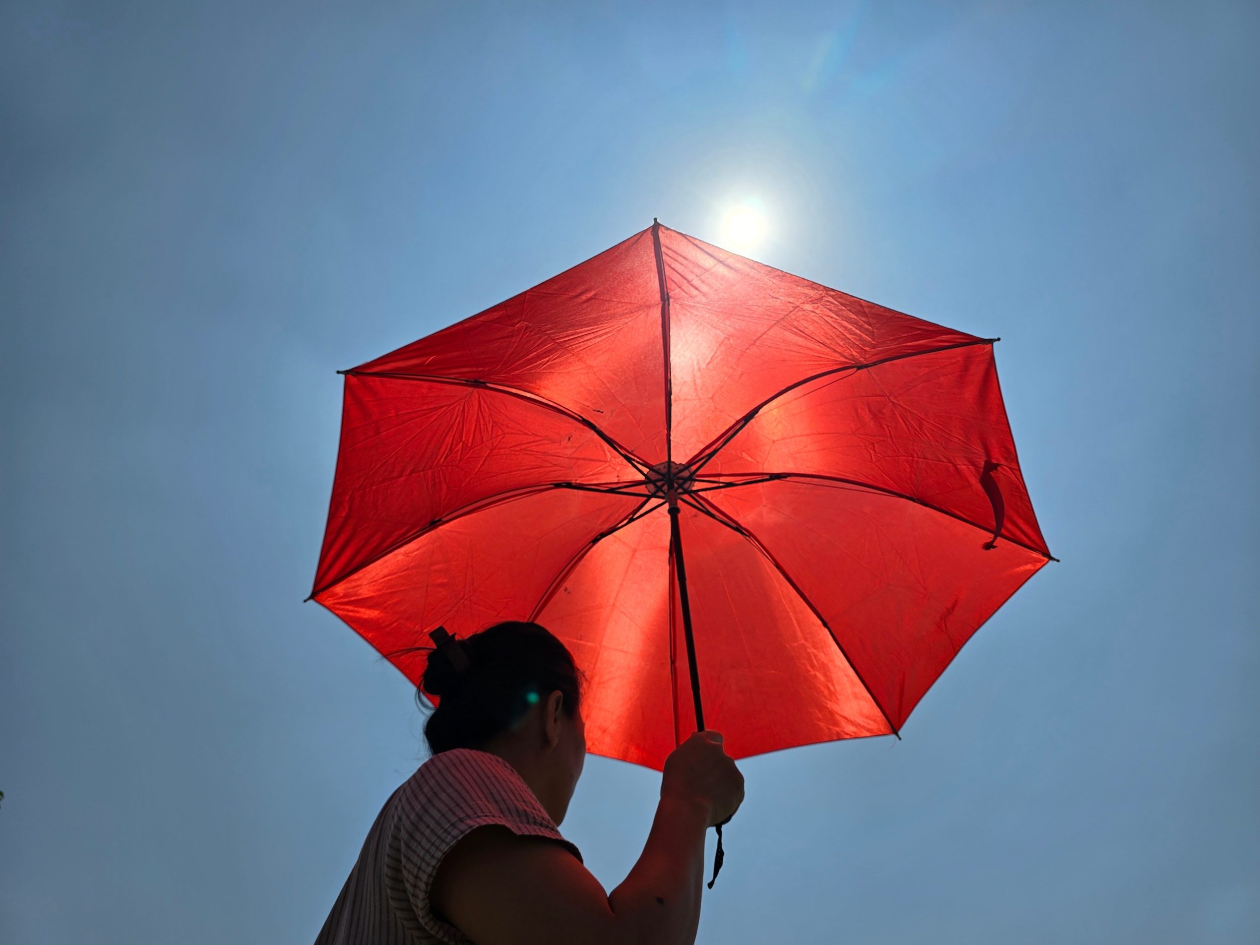 Mesmo com chuva, temperaturas vão SUBIR no Brasil; veja a previsão desta semana