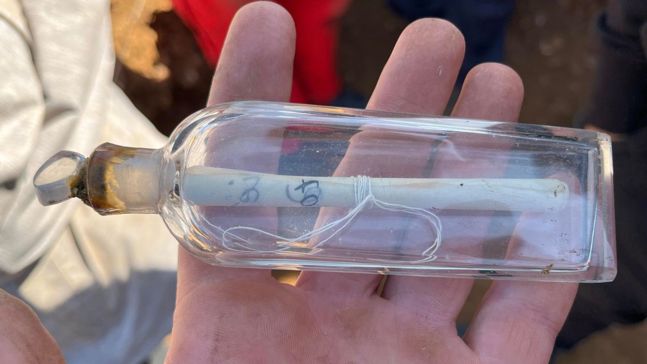 Descoberta arqueológica: mensagem de 200 anos é encontrada na França