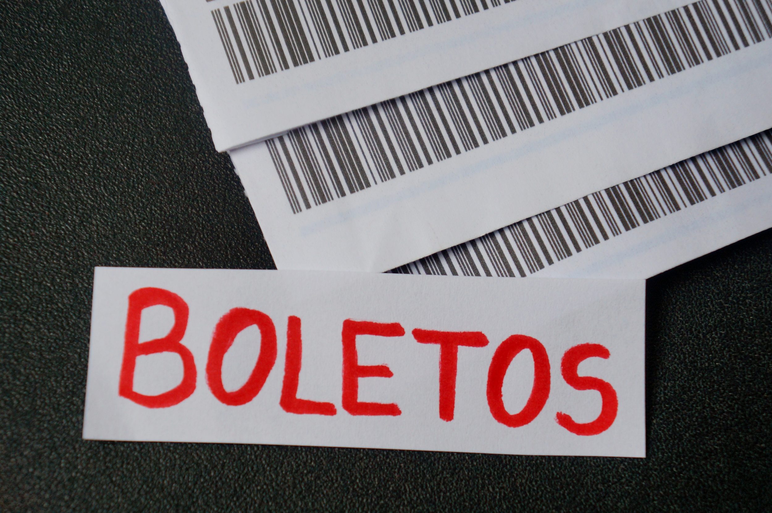 Aposentadoria do código de barras: boletos poderão ser pagos via Pix
