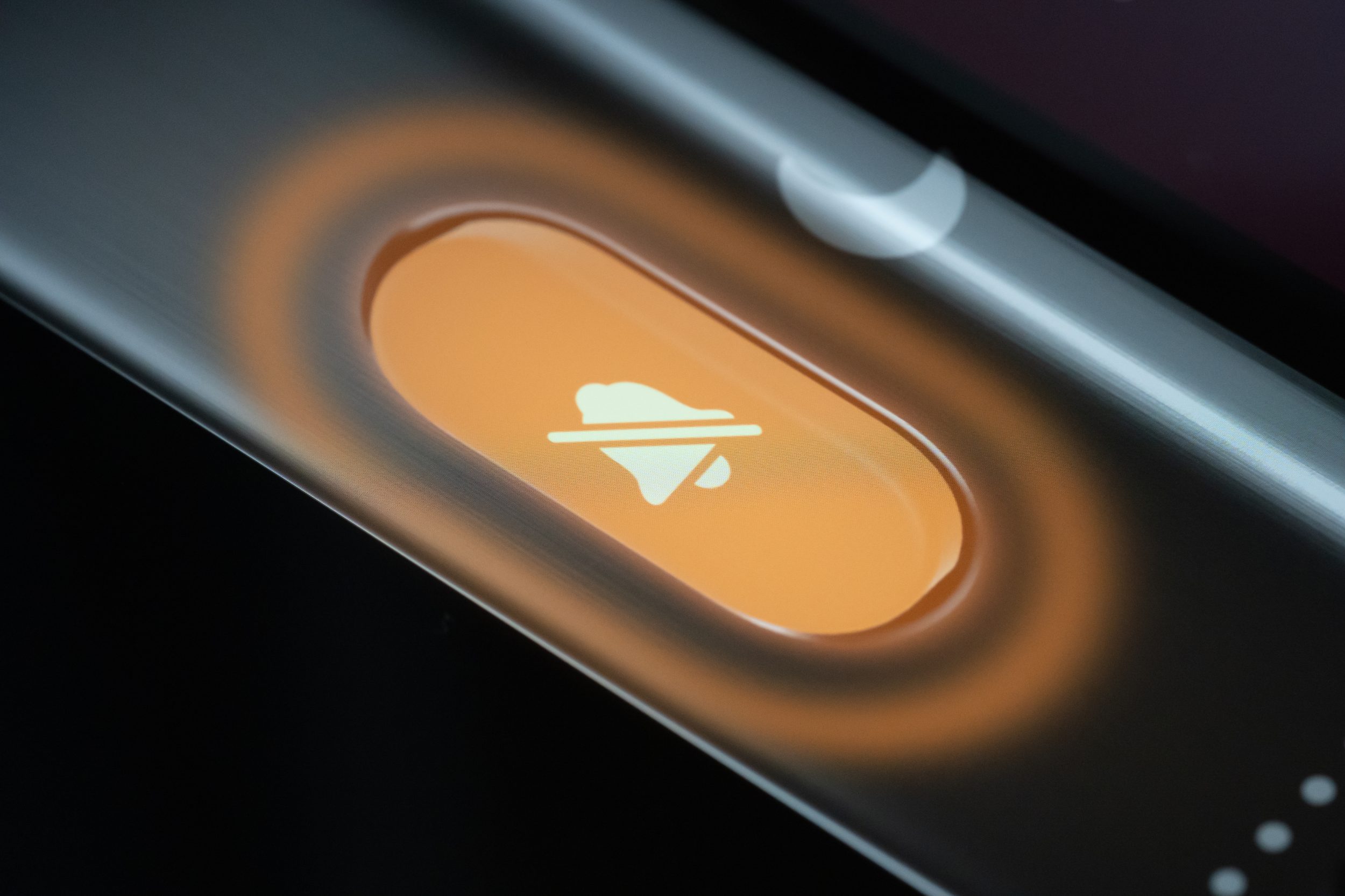 Vive usando o celular no modo silencioso? A psicologia revela algo da sua personalidade