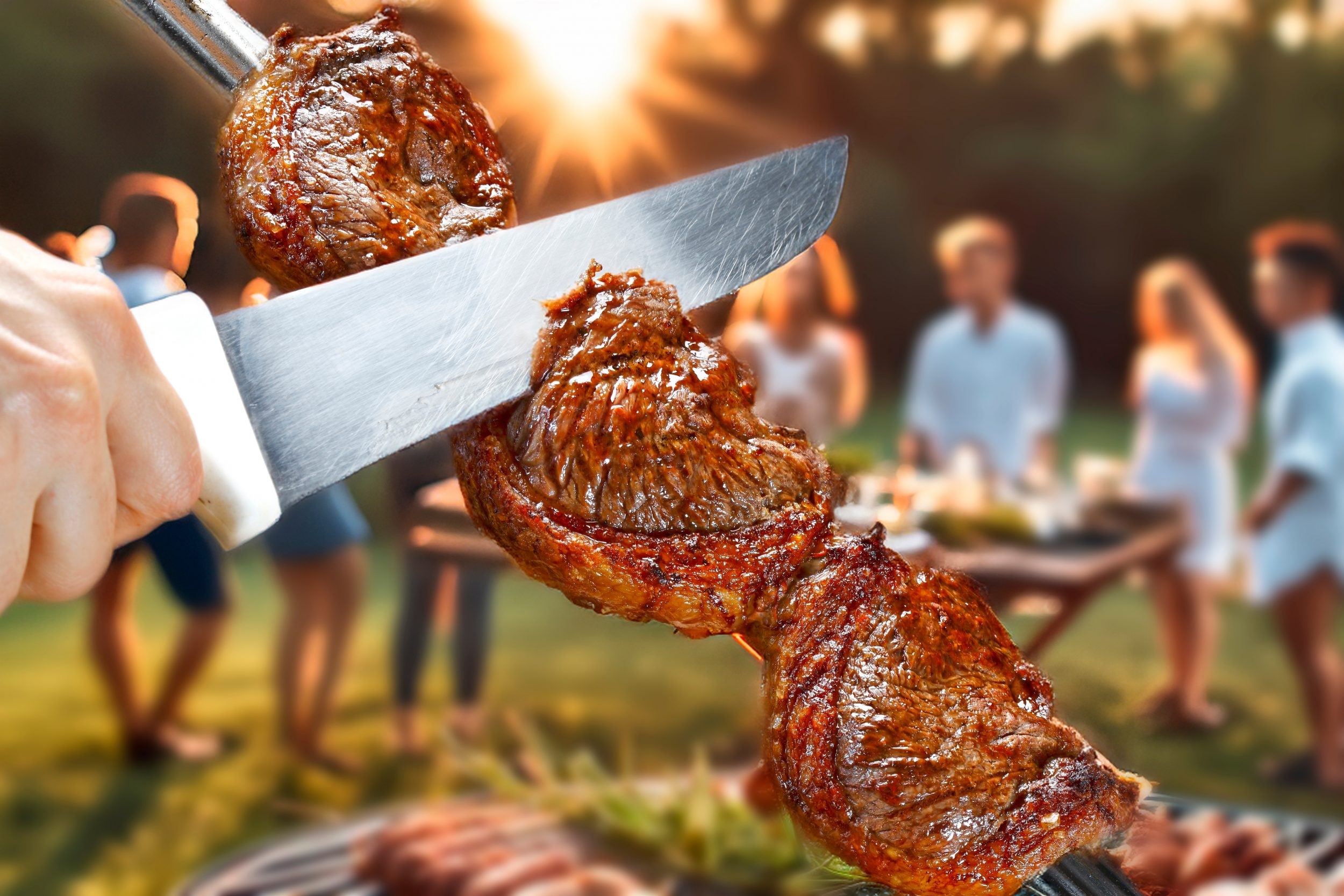 Adeus, peru de Natal! Brasileiros estão trocando a tradicional ceia por um delicioso churrasco