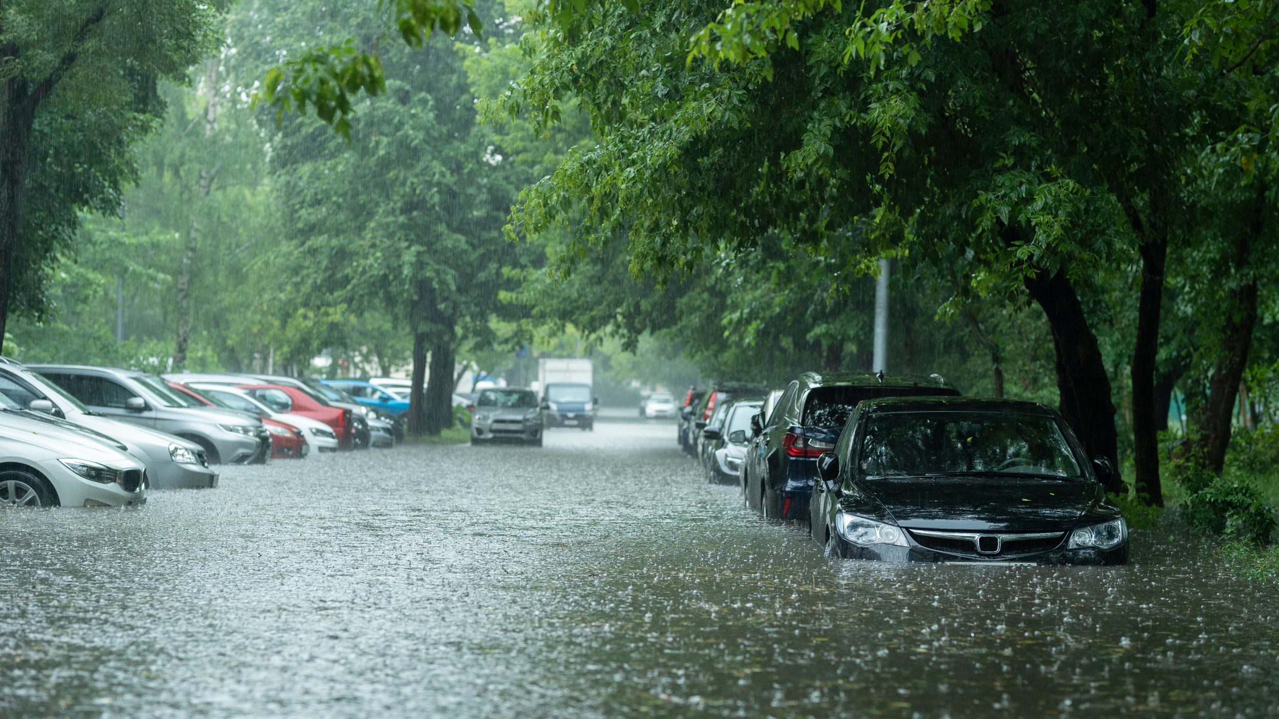 Brasil em ALERTA: INMET anuncia chuva forte e risco de alagamento até 29/12