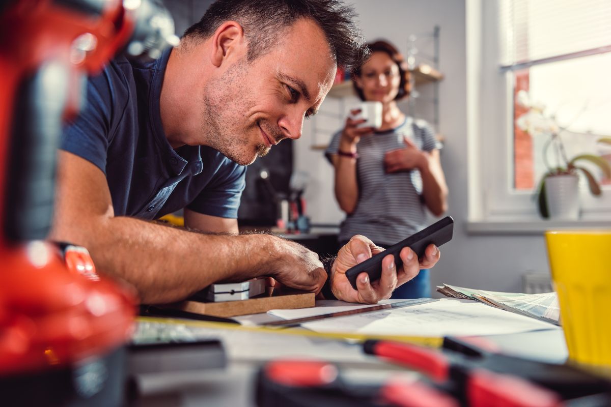 Não tem curso superior? 6 cursos técnicos podem pagar tão bem quanto uma faculdade