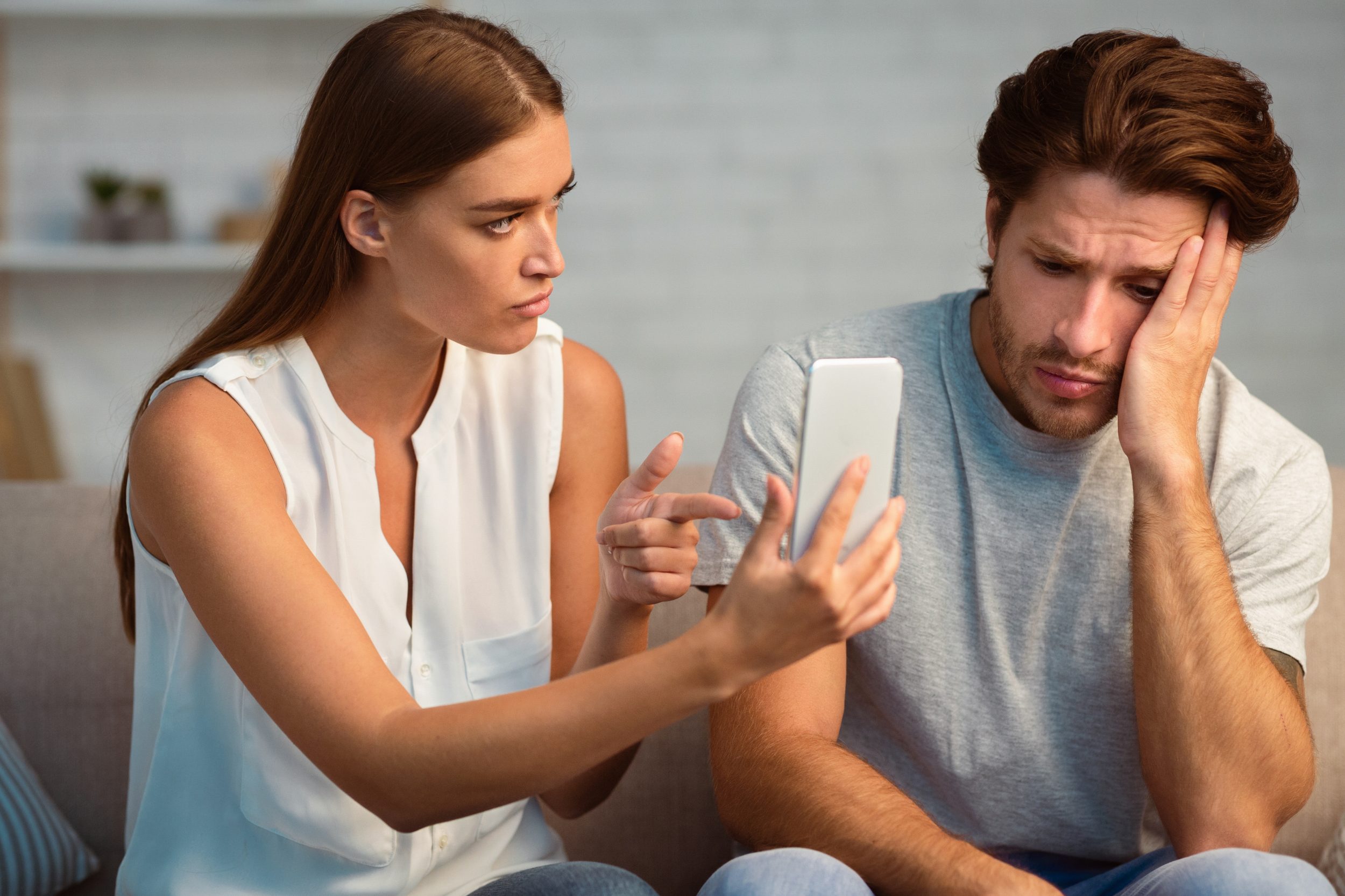 Infiéis AMAM dizer estas 6 frases no dia a dia: se já ouviu, é bom abrir olho