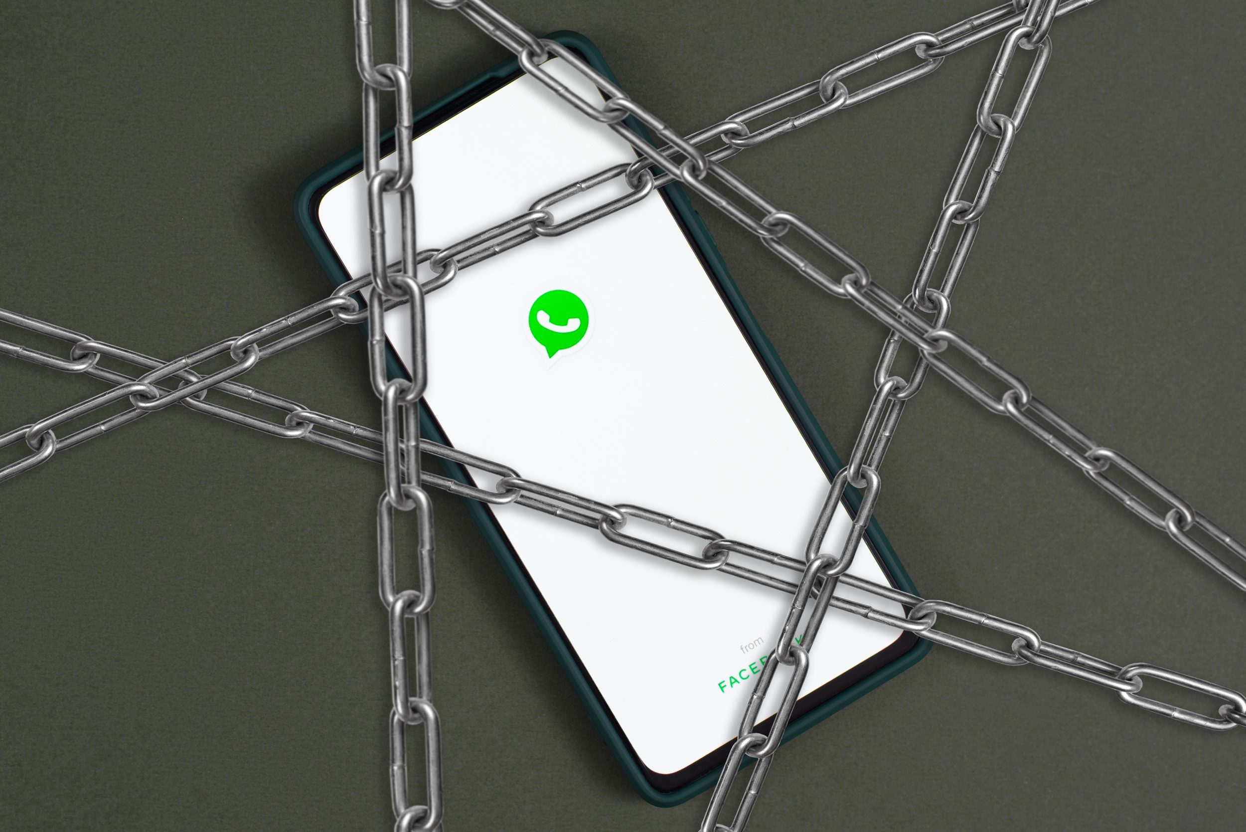 Tem medo de ficar sem WhatsApp? Fuja destas 7 práticas que podem te banir do app