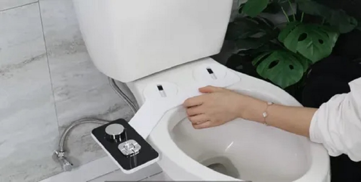 Papel higiênico e chuveirinho com os dias contados? Novo dispositivo promete revolucionar a higiene pessoal